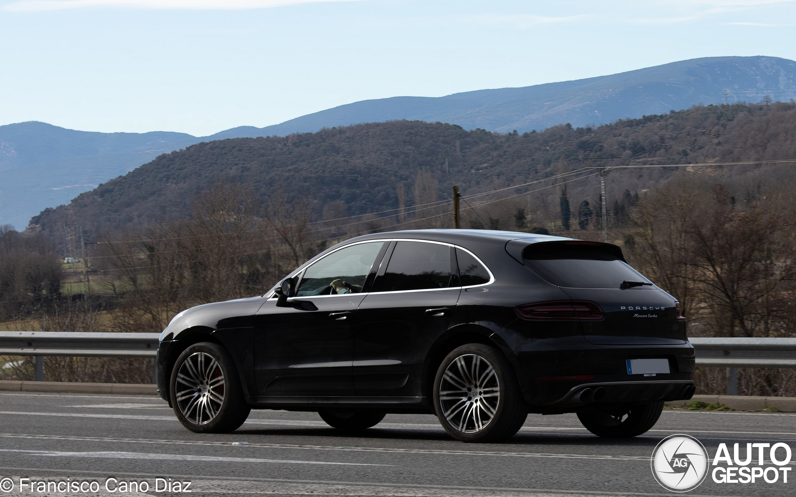 Porsche 95B Macan Turbo
