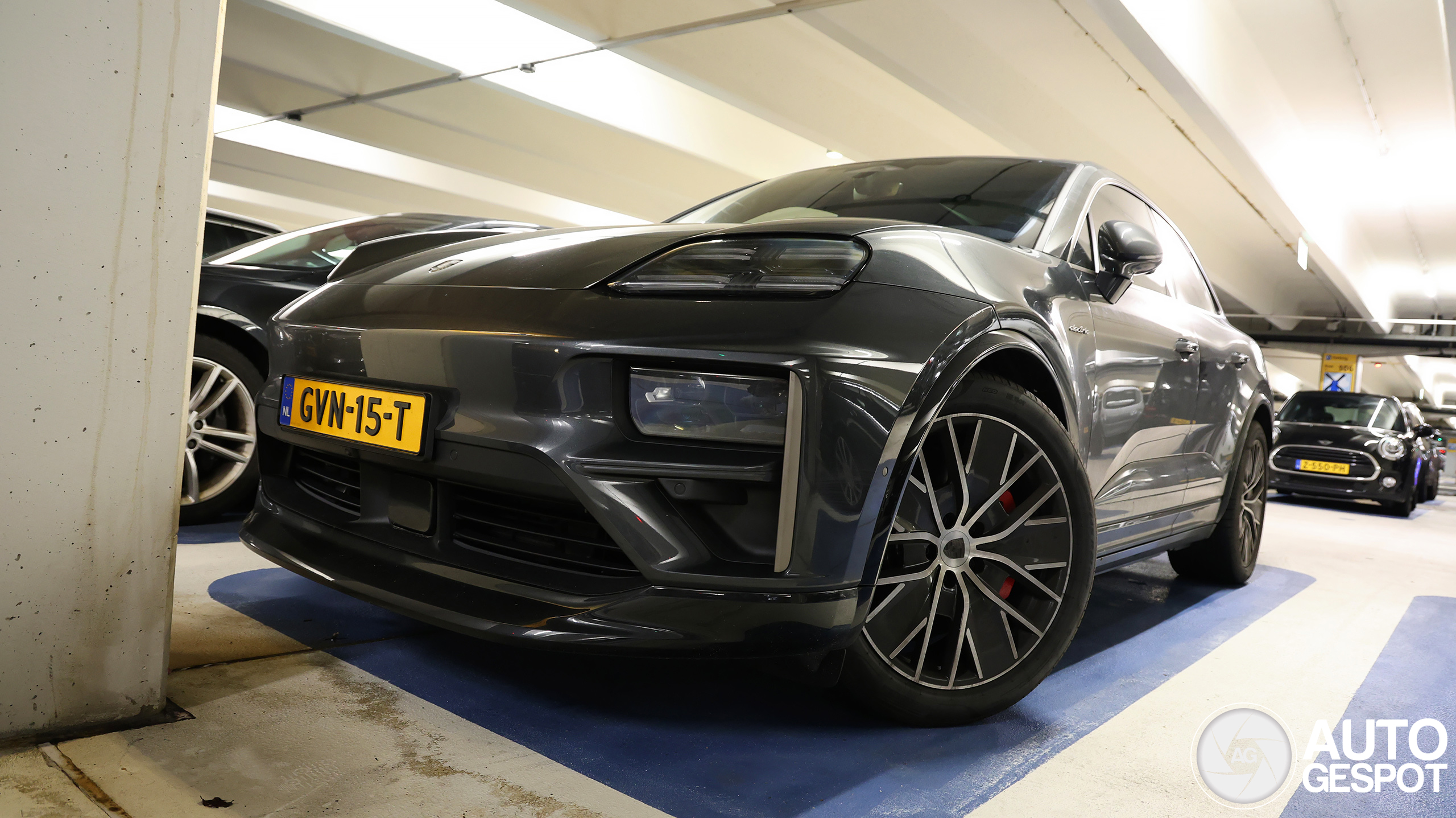 Porsche Macan EV Turbo