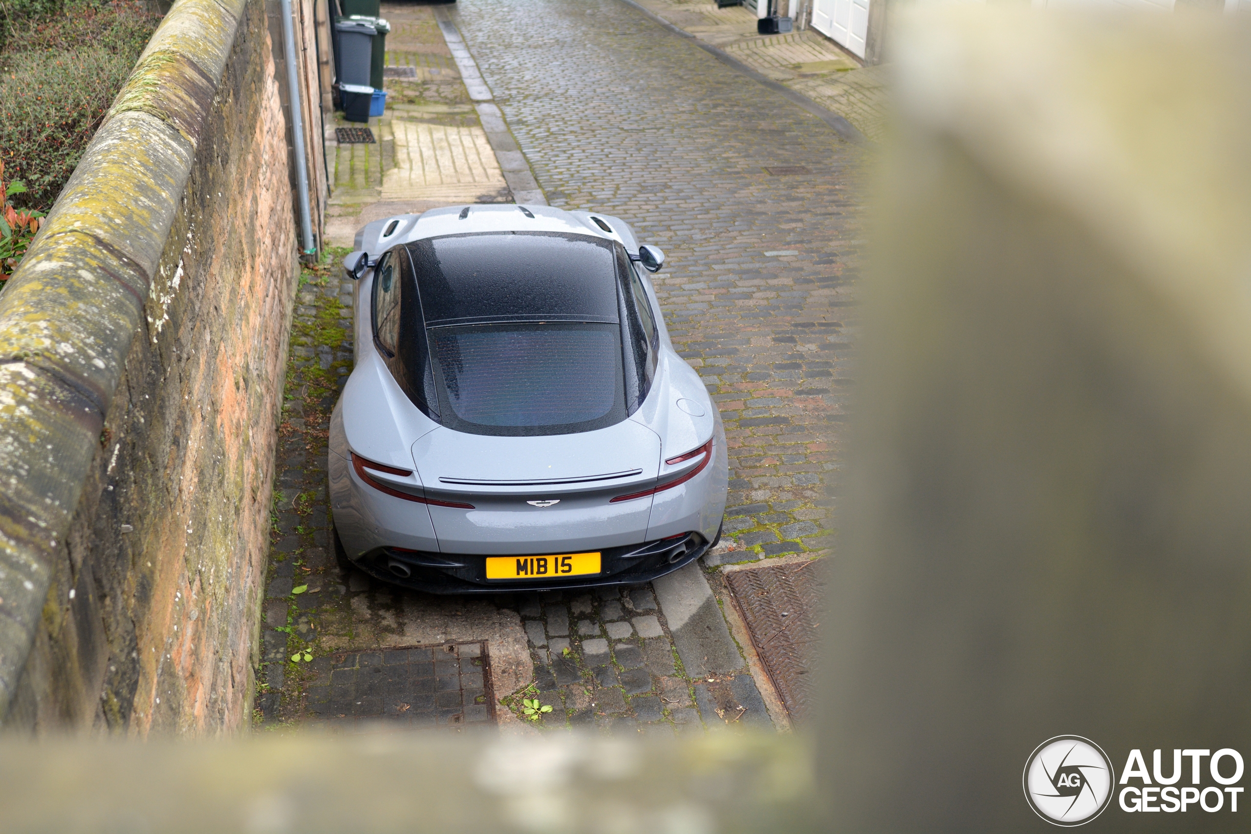 Aston Martin DB11