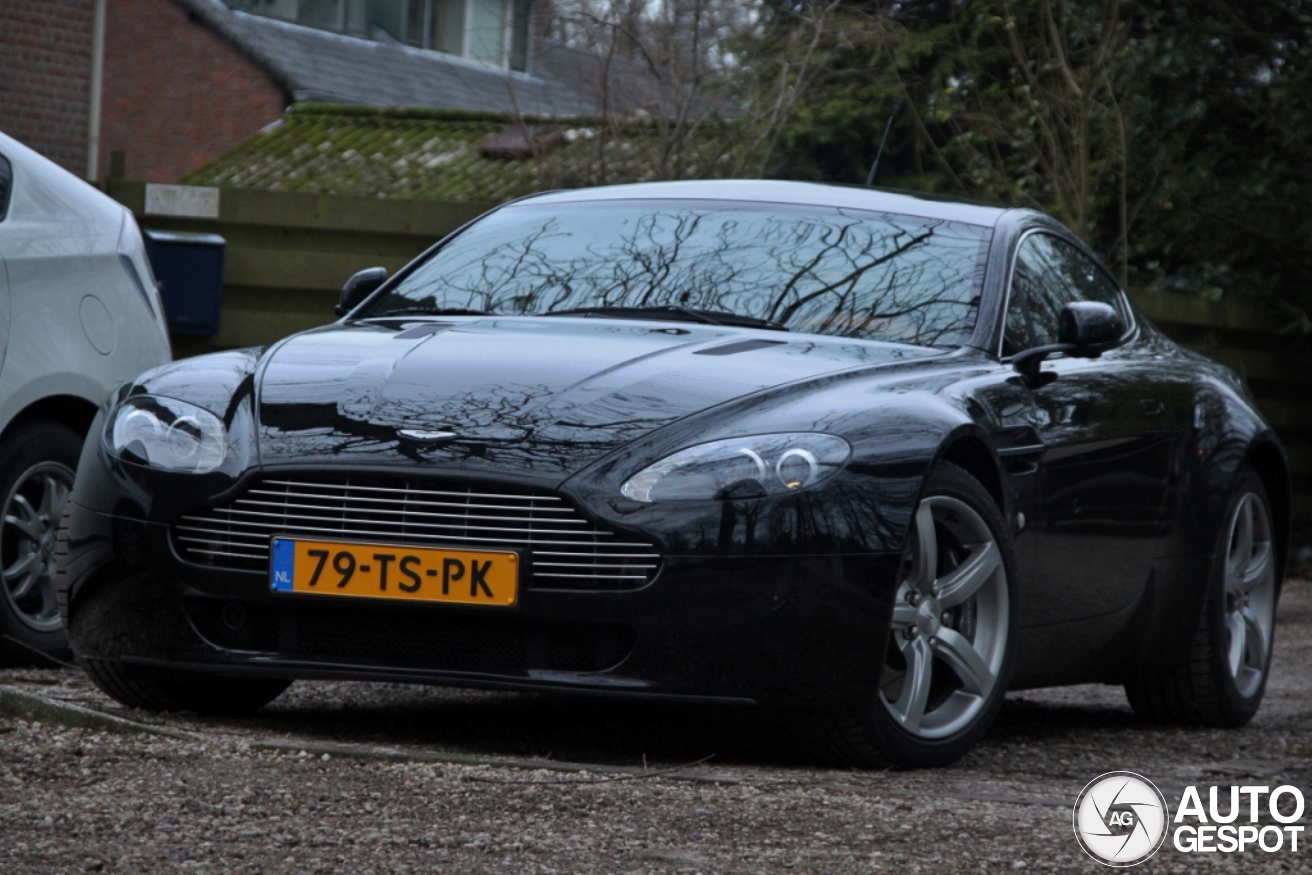 Aston Martin V8 Vantage