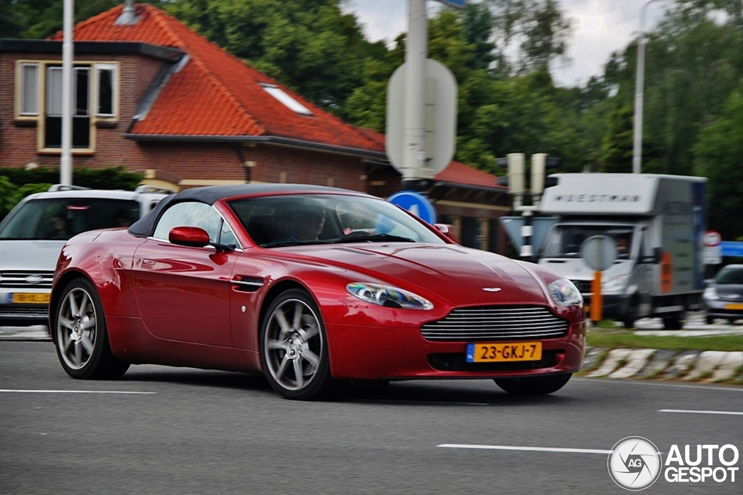 Aston Martin V8 Vantage Roadster