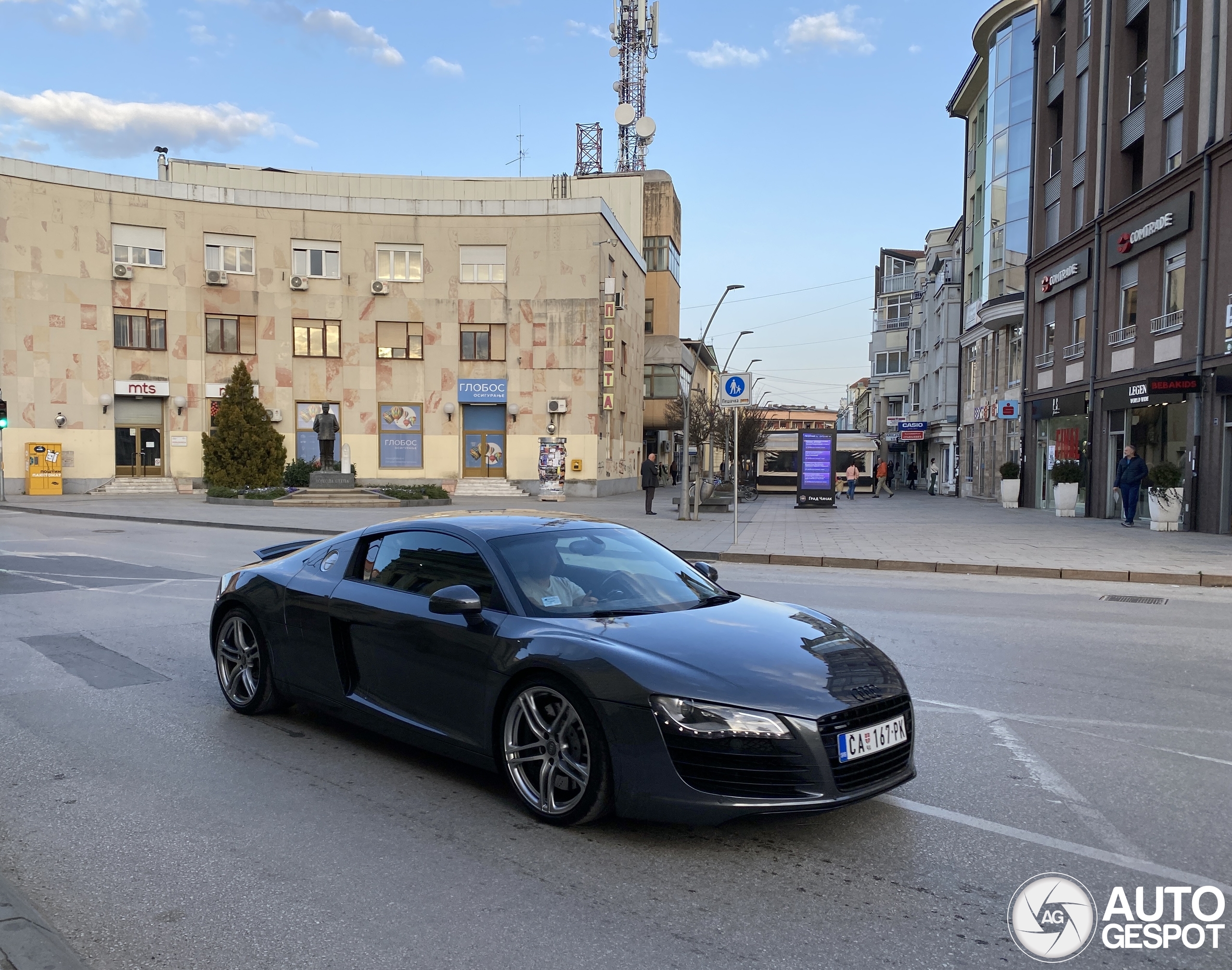 Audi R8