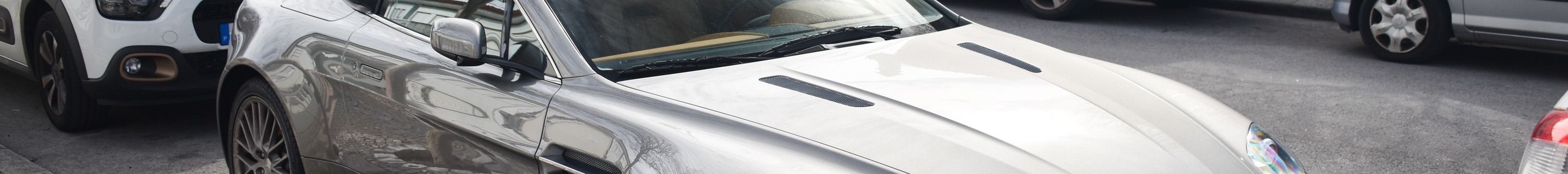 Aston Martin V8 Vantage Roadster