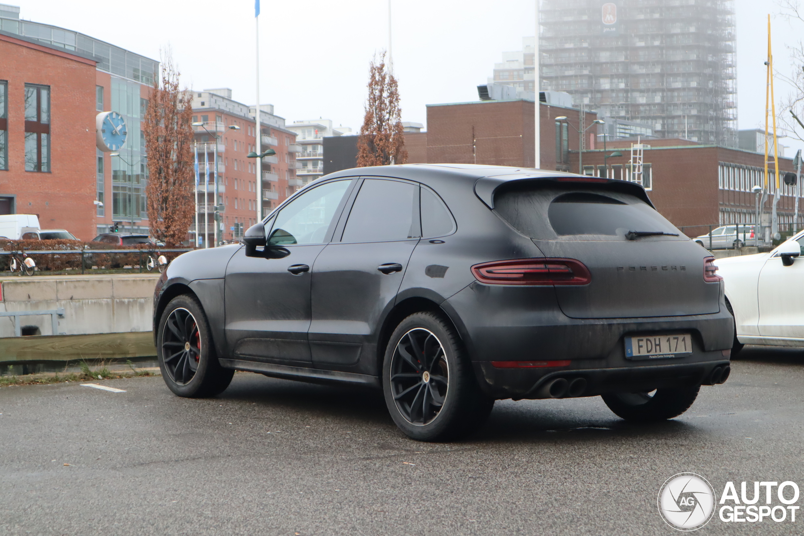 Porsche 95B Macan GTS