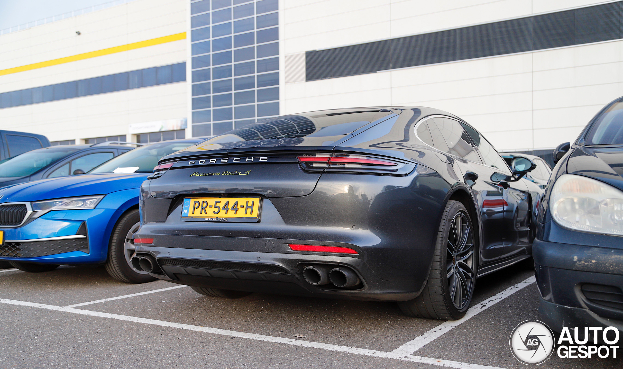 Porsche 971 Panamera Turbo S E-Hybrid