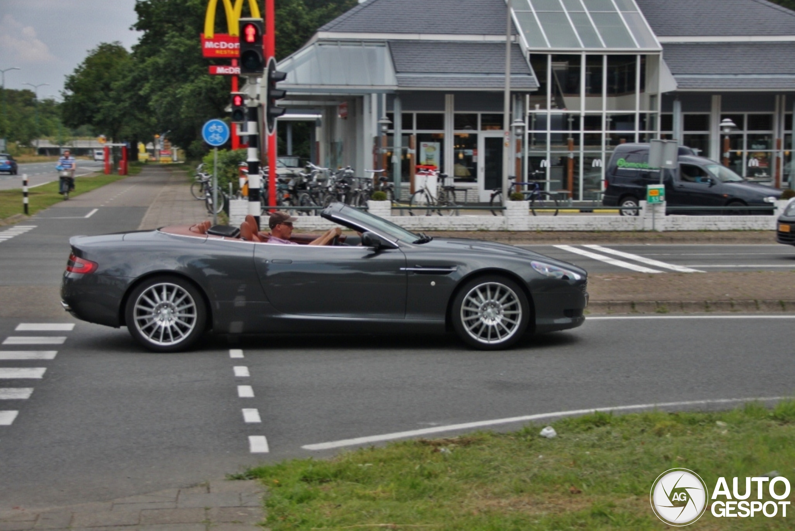 Aston Martin DB9 Volante