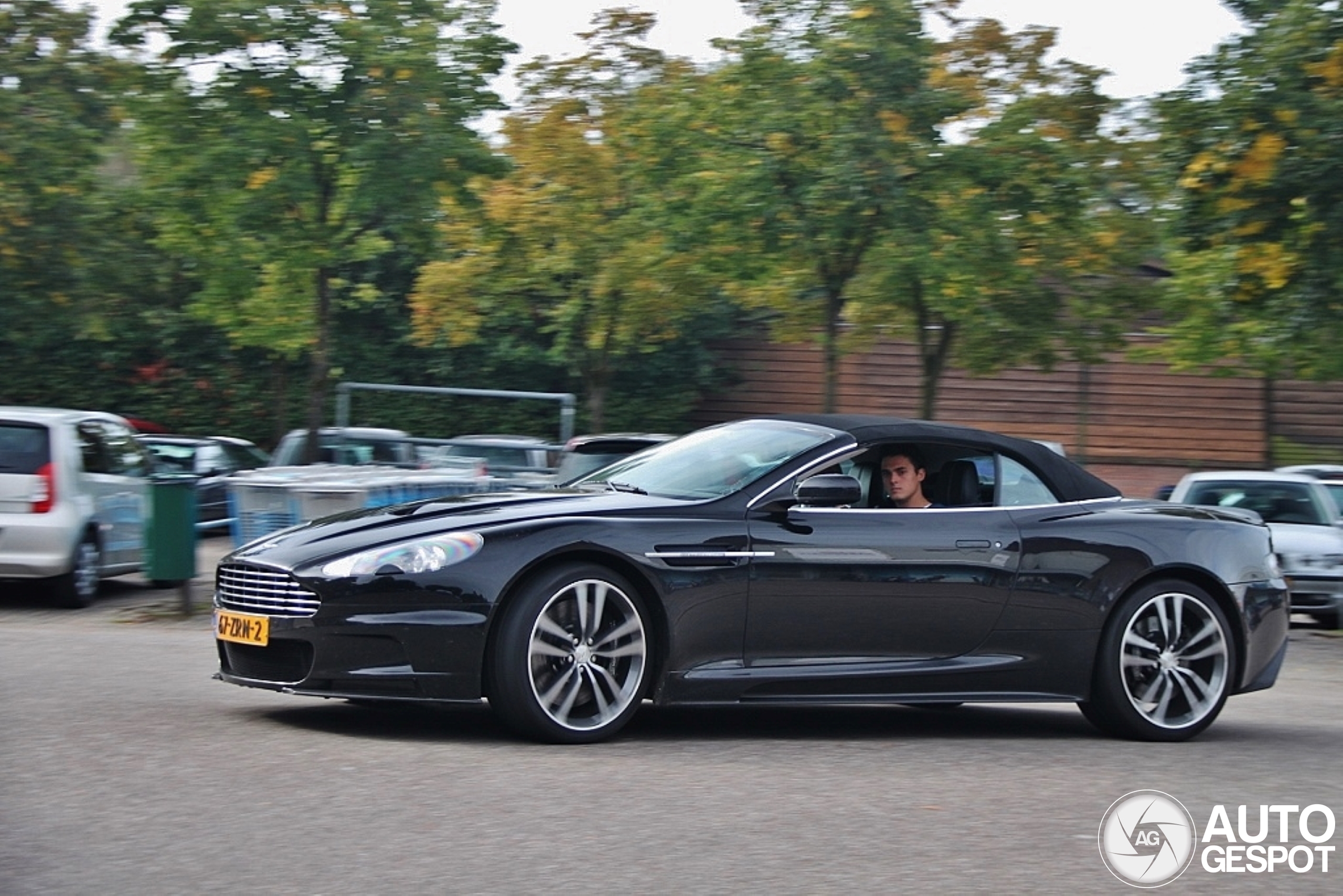 Aston Martin DBS Volante