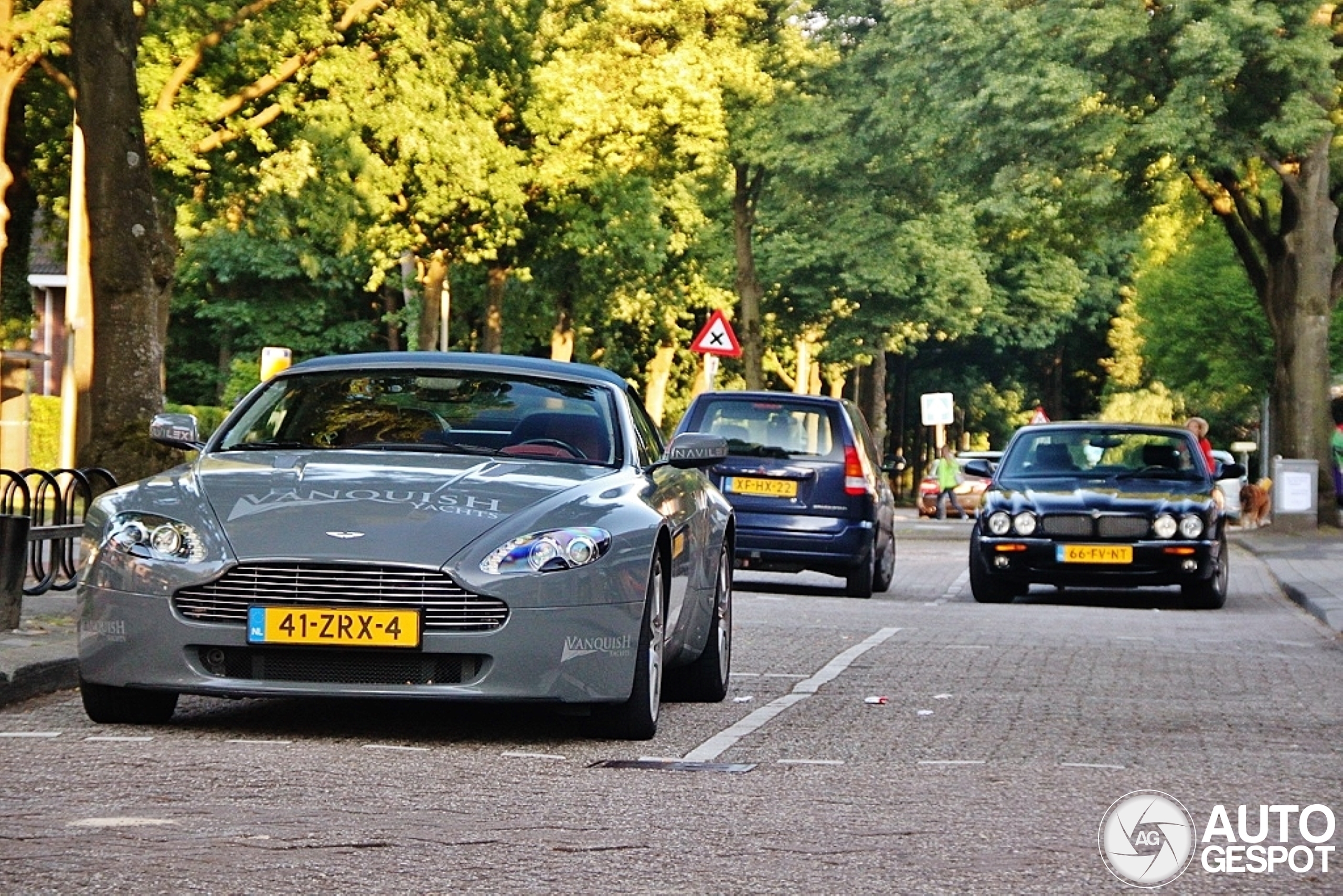 Aston Martin V8 Vantage Roadster