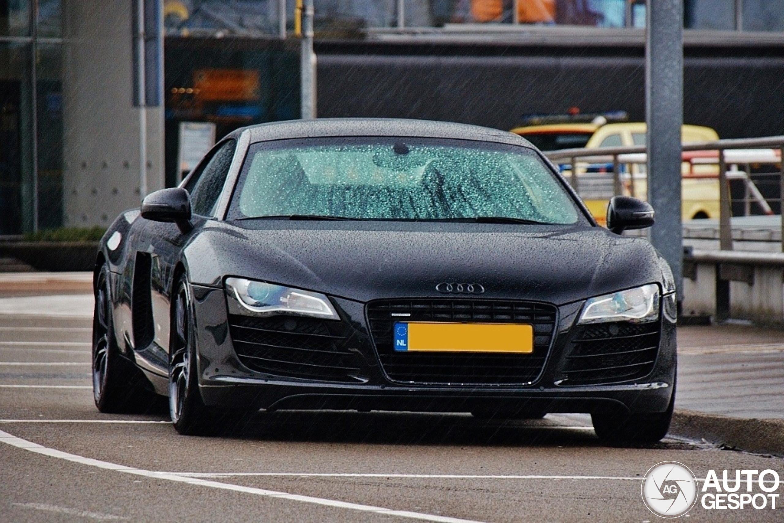 Audi R8
