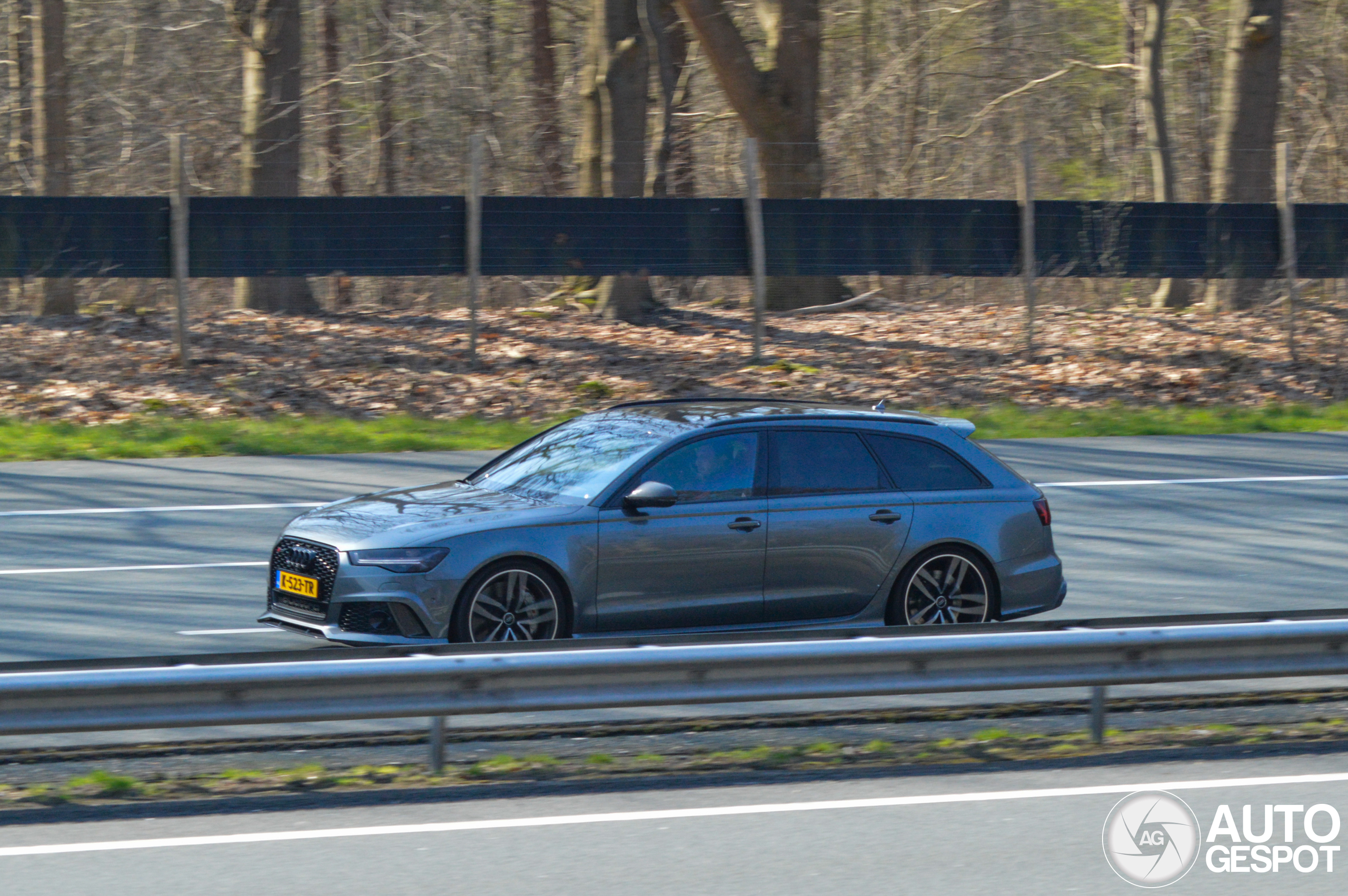 Audi RS6 Avant C7 2015