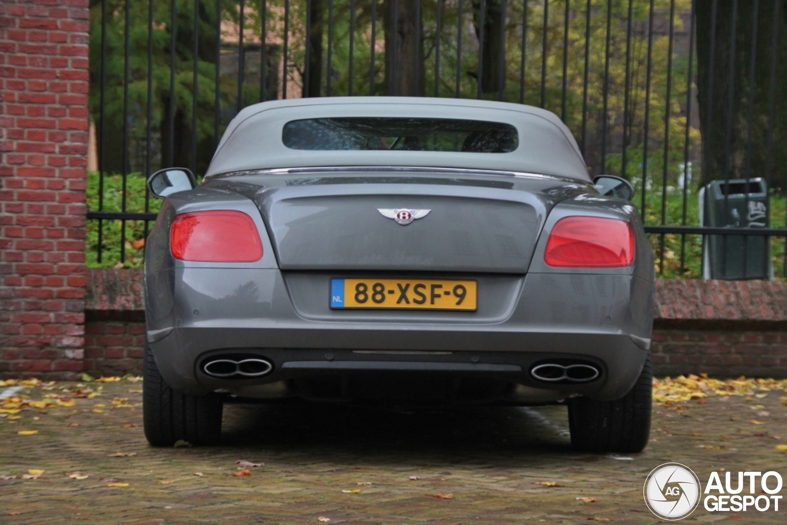 Bentley Continental GTC V8