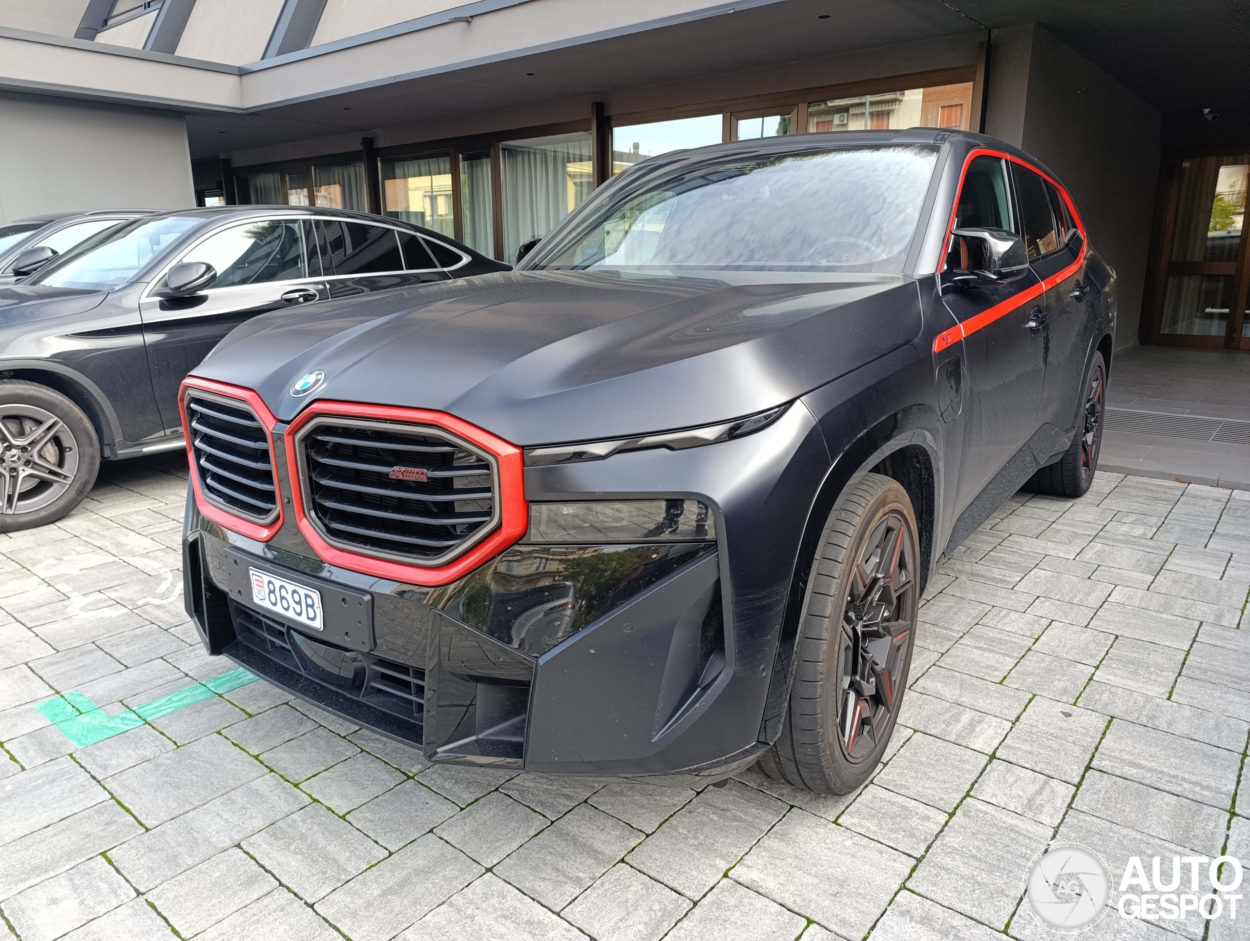 BMW XM G09 Label Red