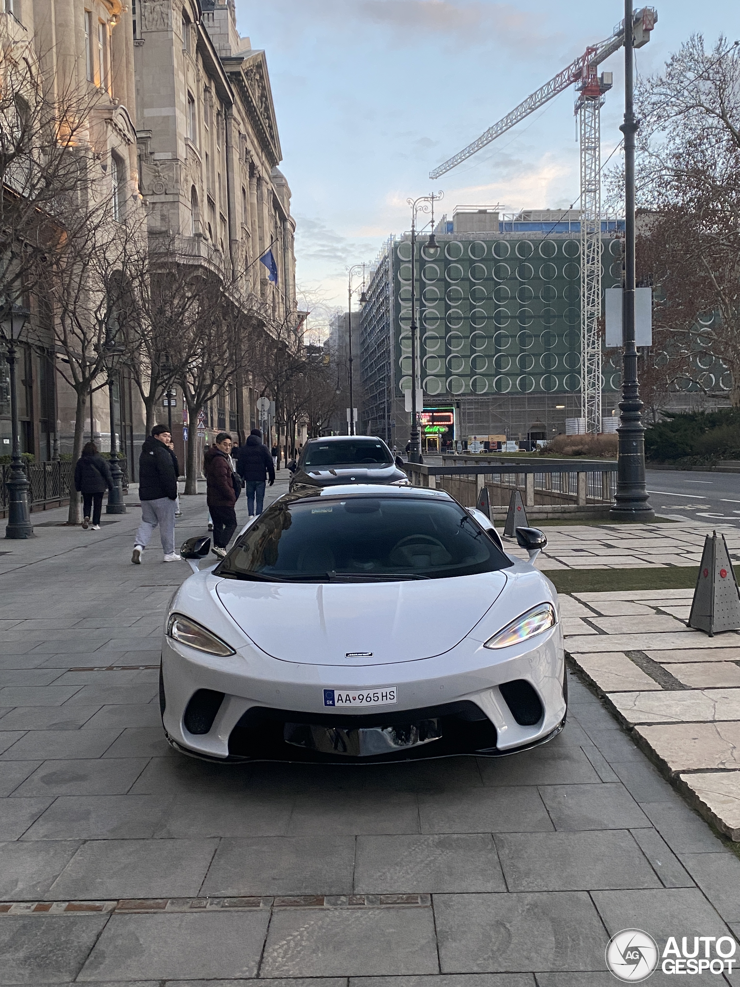McLaren GT