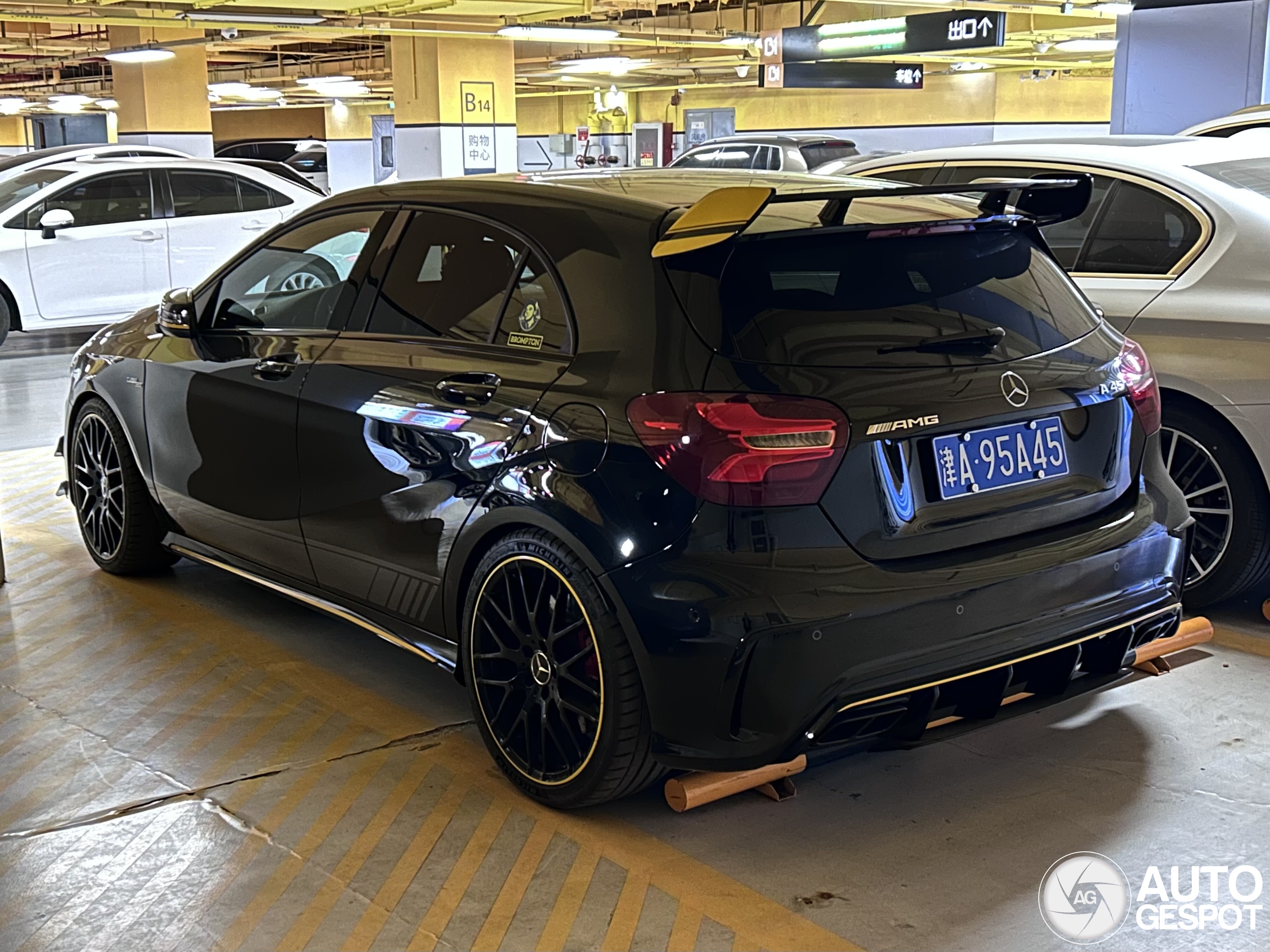 Mercedes-AMG A 45 W176 Yellow Night Edition