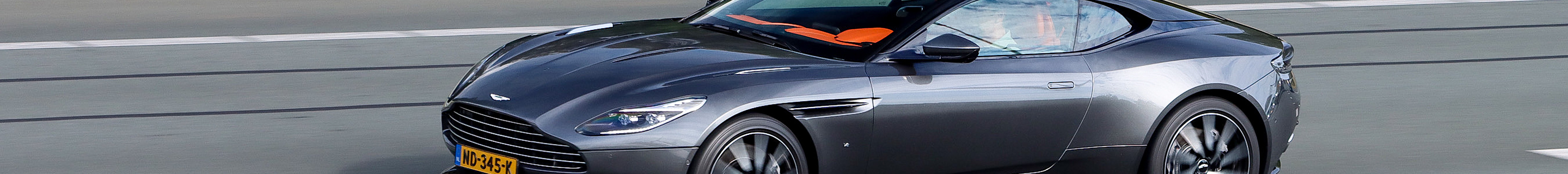 Aston Martin DB11
