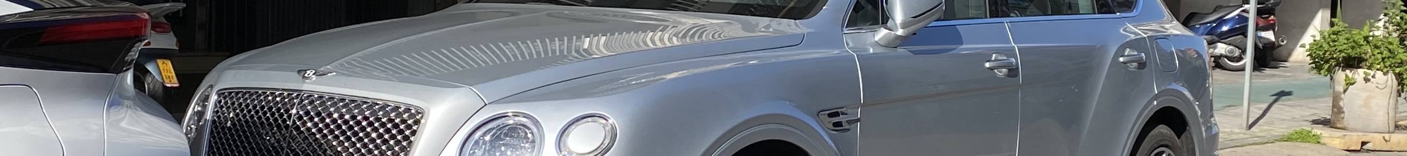 Bentley Bentayga Hybrid