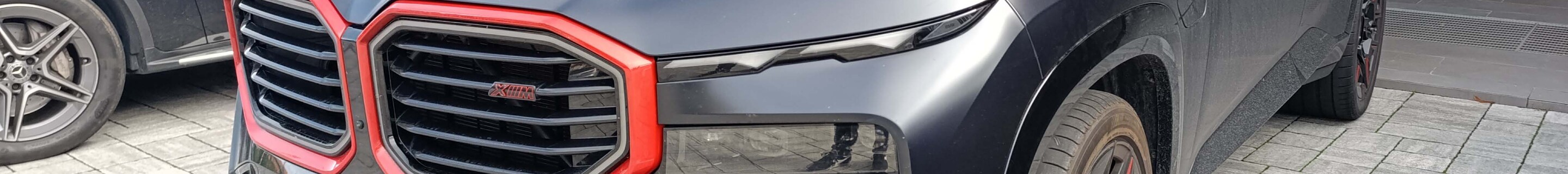 BMW XM G09 Label Red