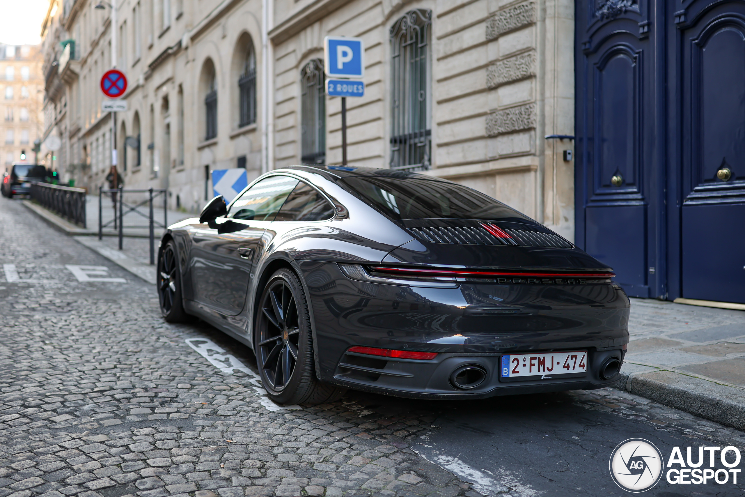 Porsche 992 Carrera 4S