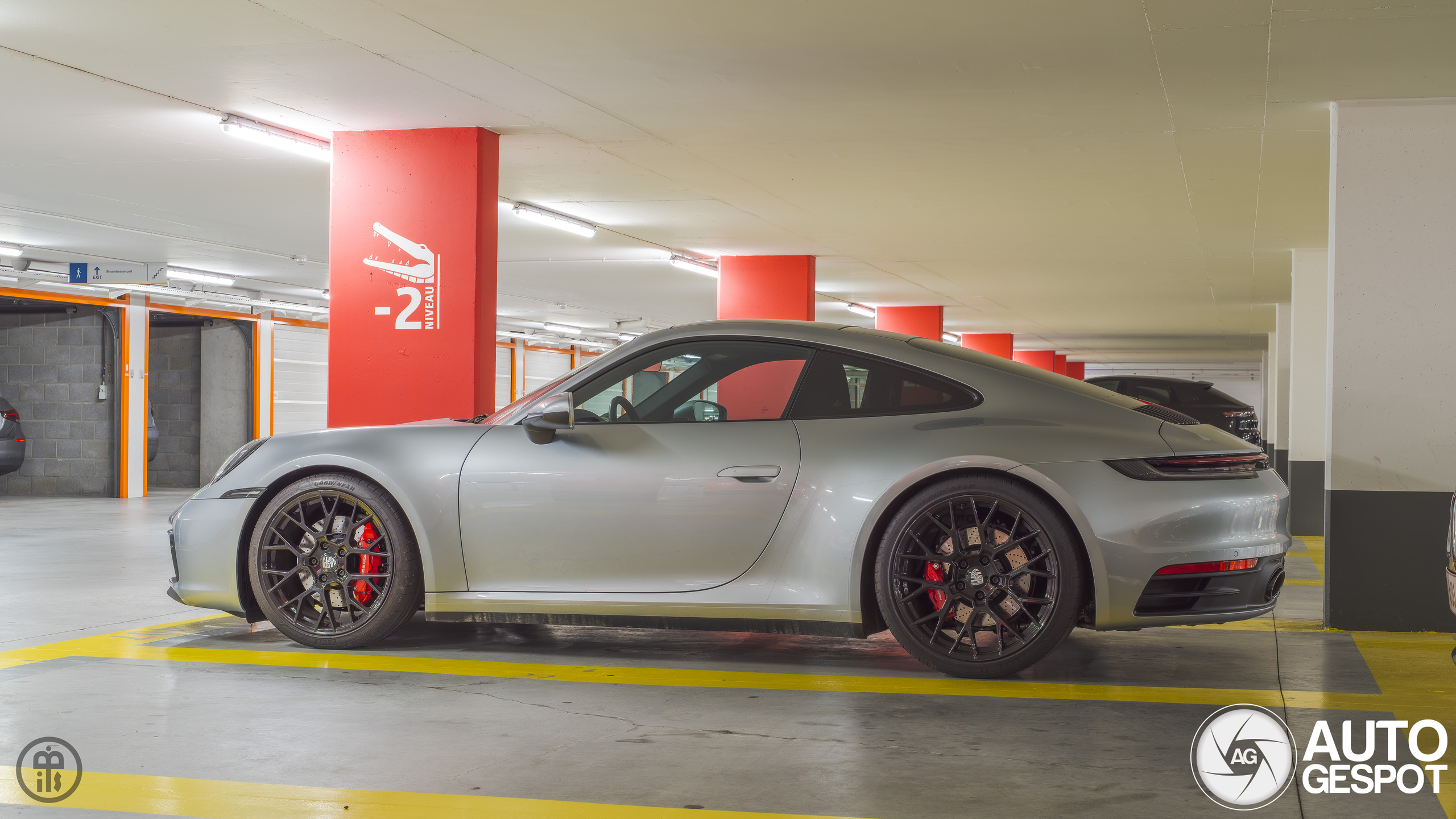 Porsche 992 Carrera 4S