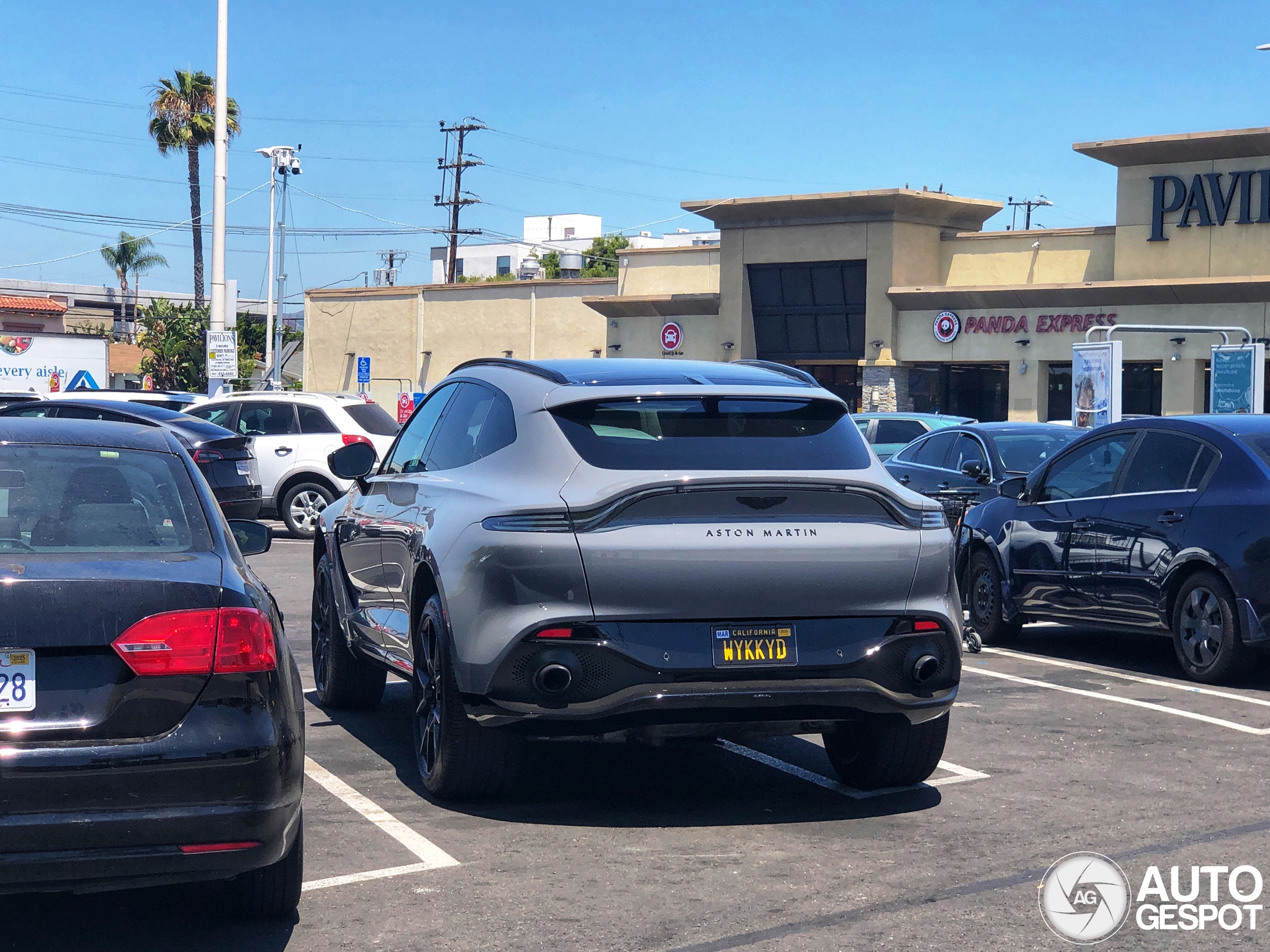 Aston Martin DBX