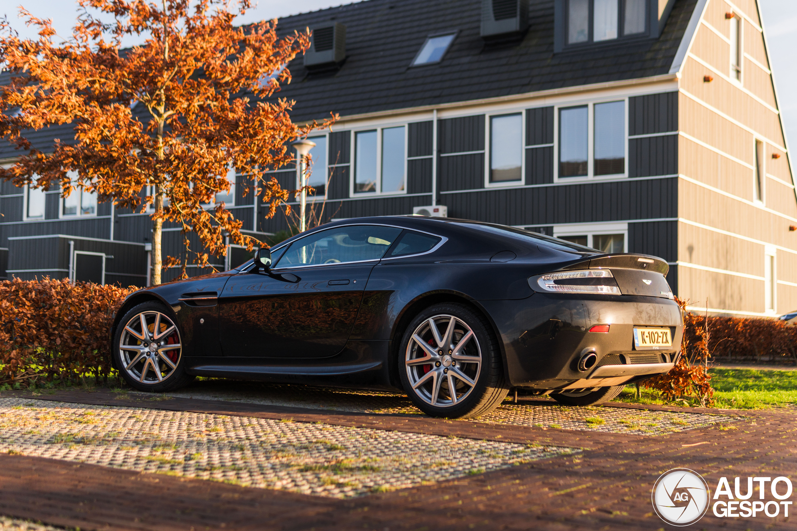 Aston Martin V8 Vantage N400