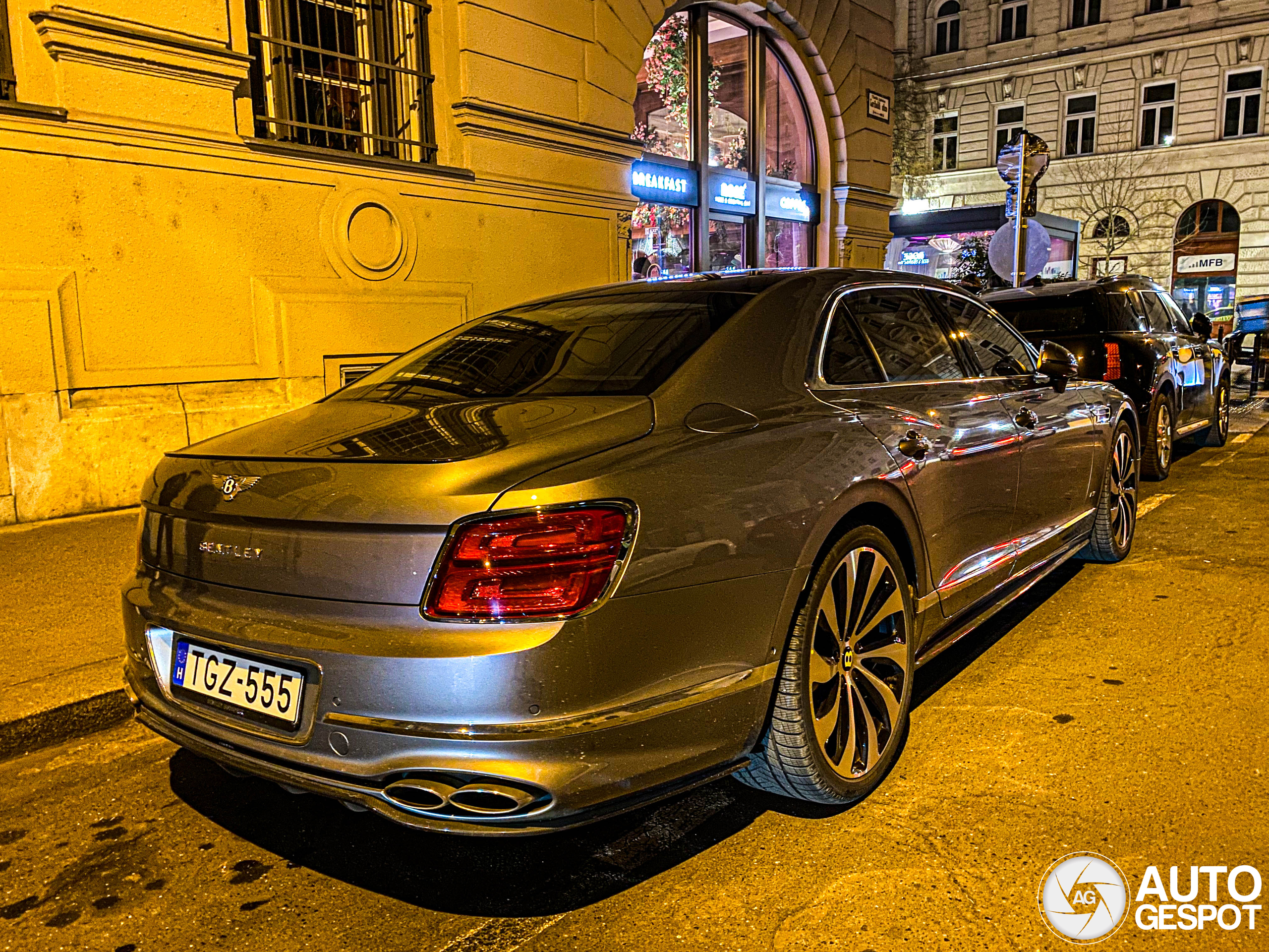 Bentley Flying Spur V8 2021