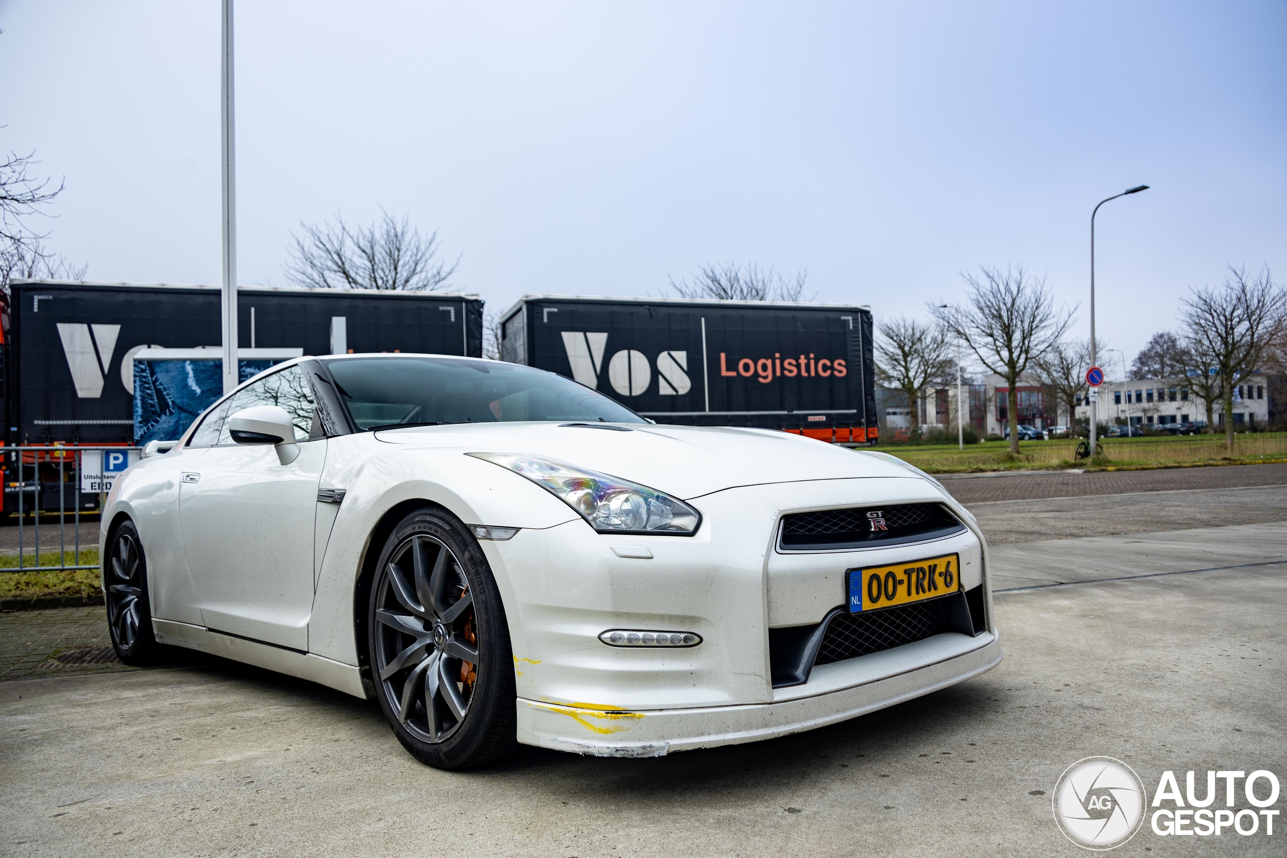 Nissan GT-R 2012
