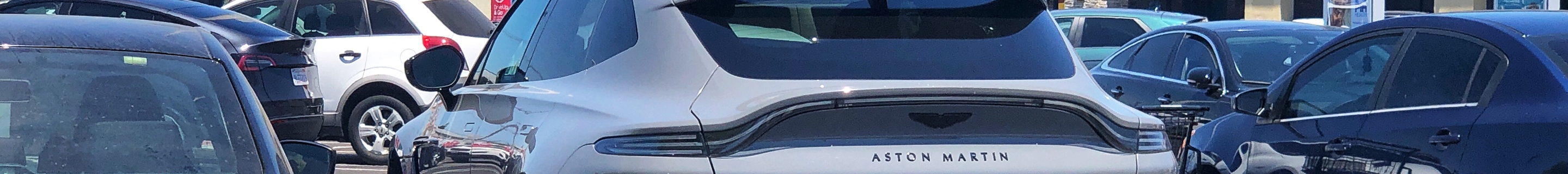 Aston Martin DBX