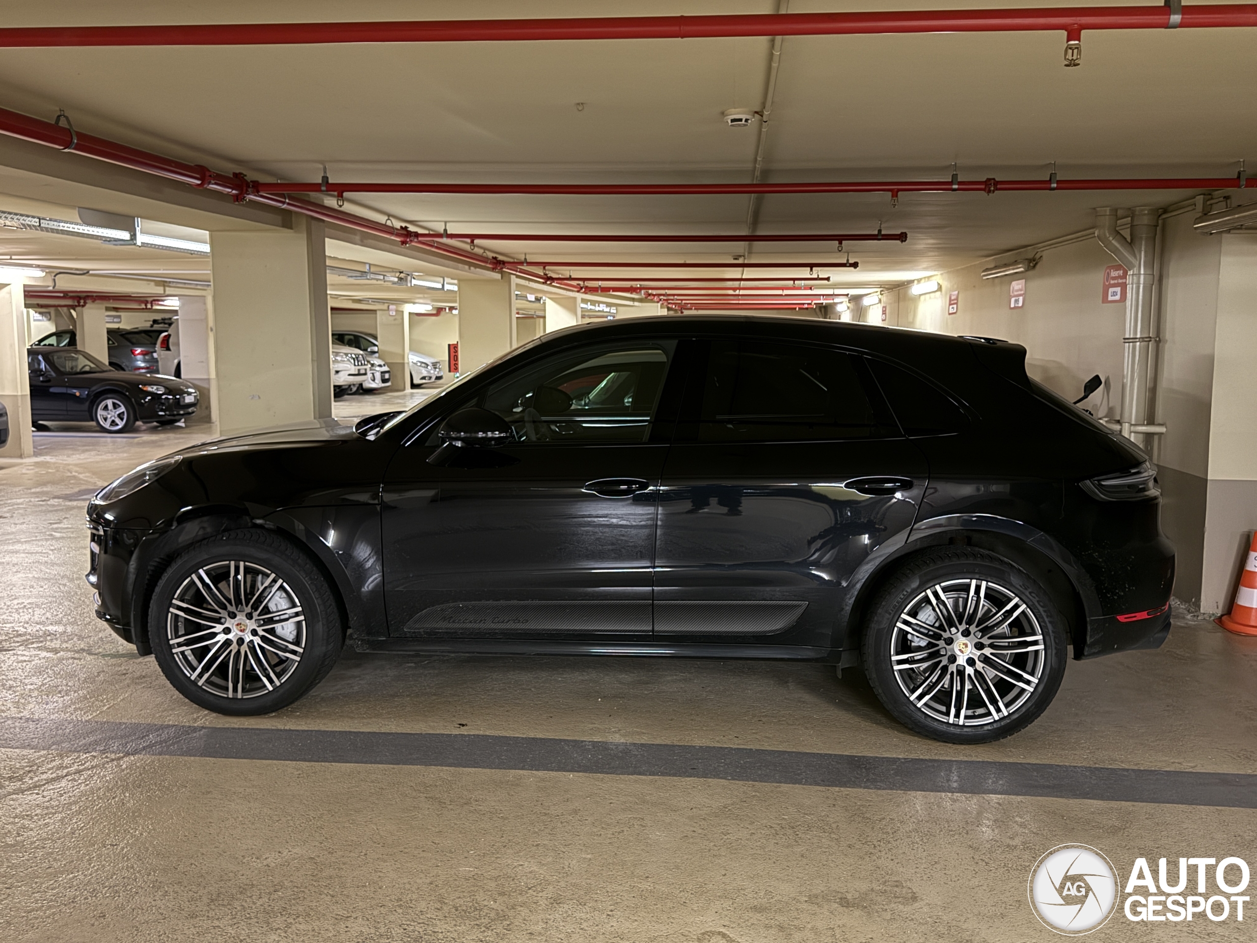 Porsche 95B Macan Turbo