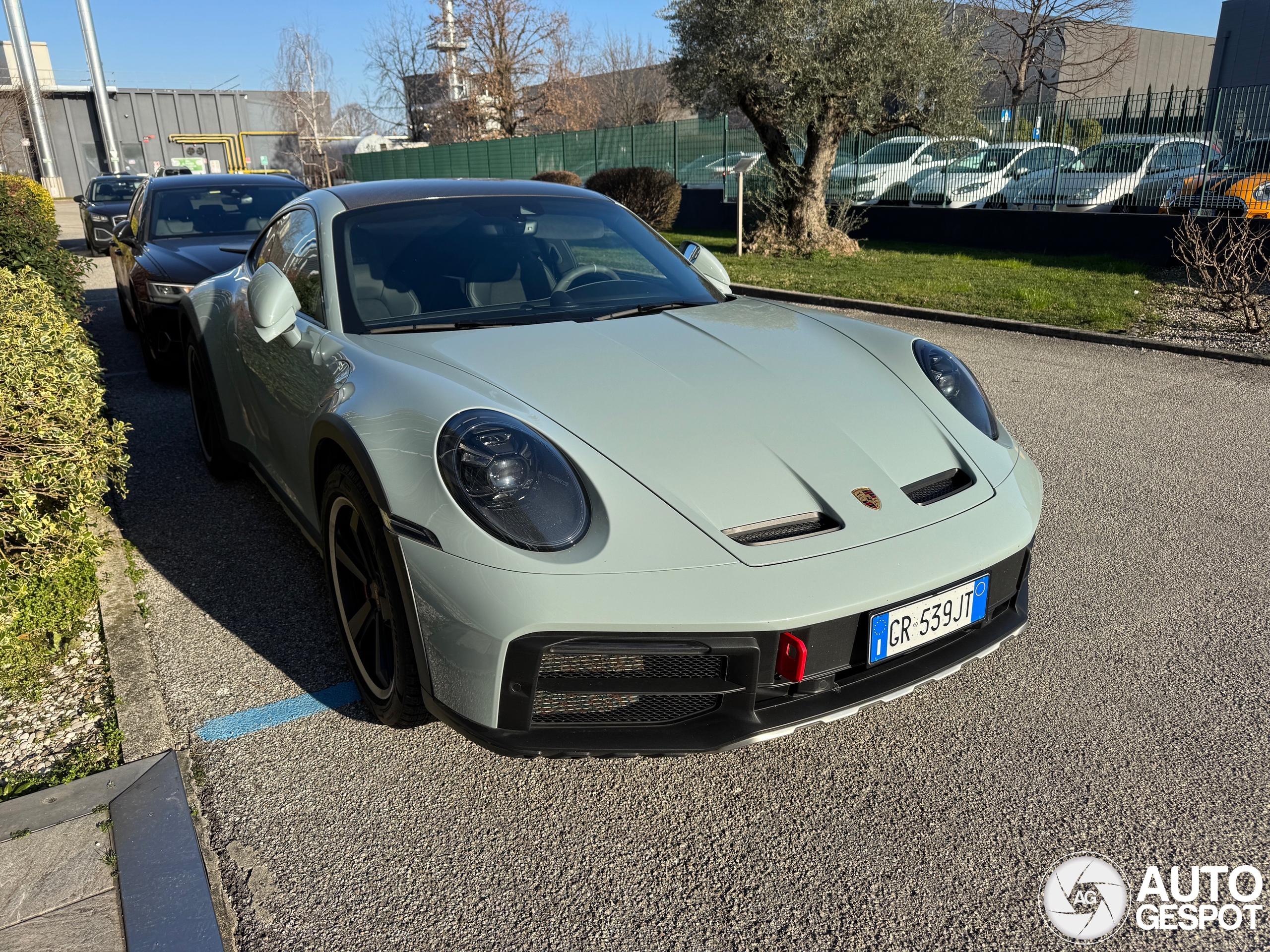 Porsche 992 Dakar