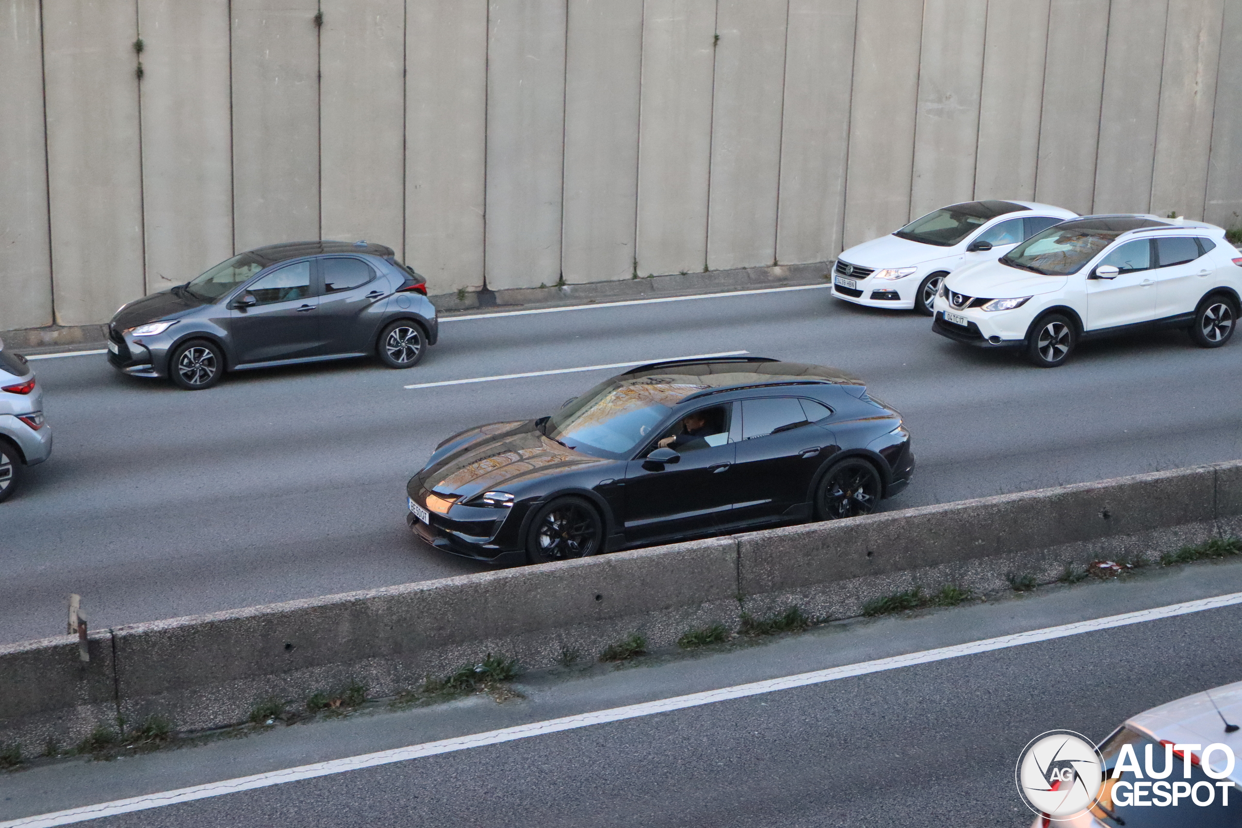 Porsche Taycan Turbo Cross Turismo