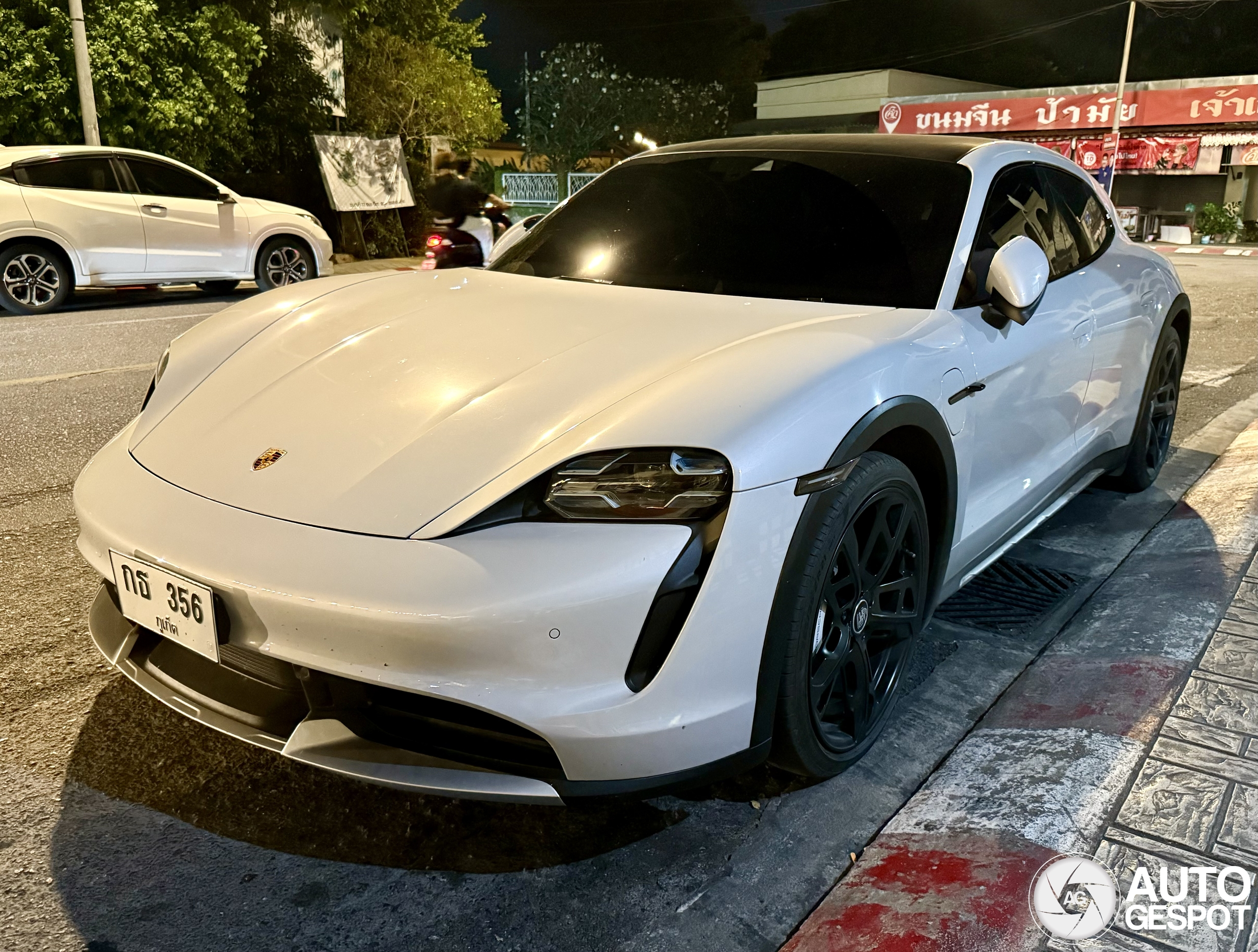 Porsche Taycan Turbo Cross Turismo
