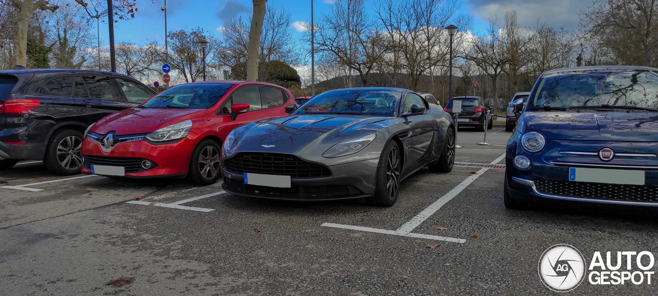 Aston Martin DB11