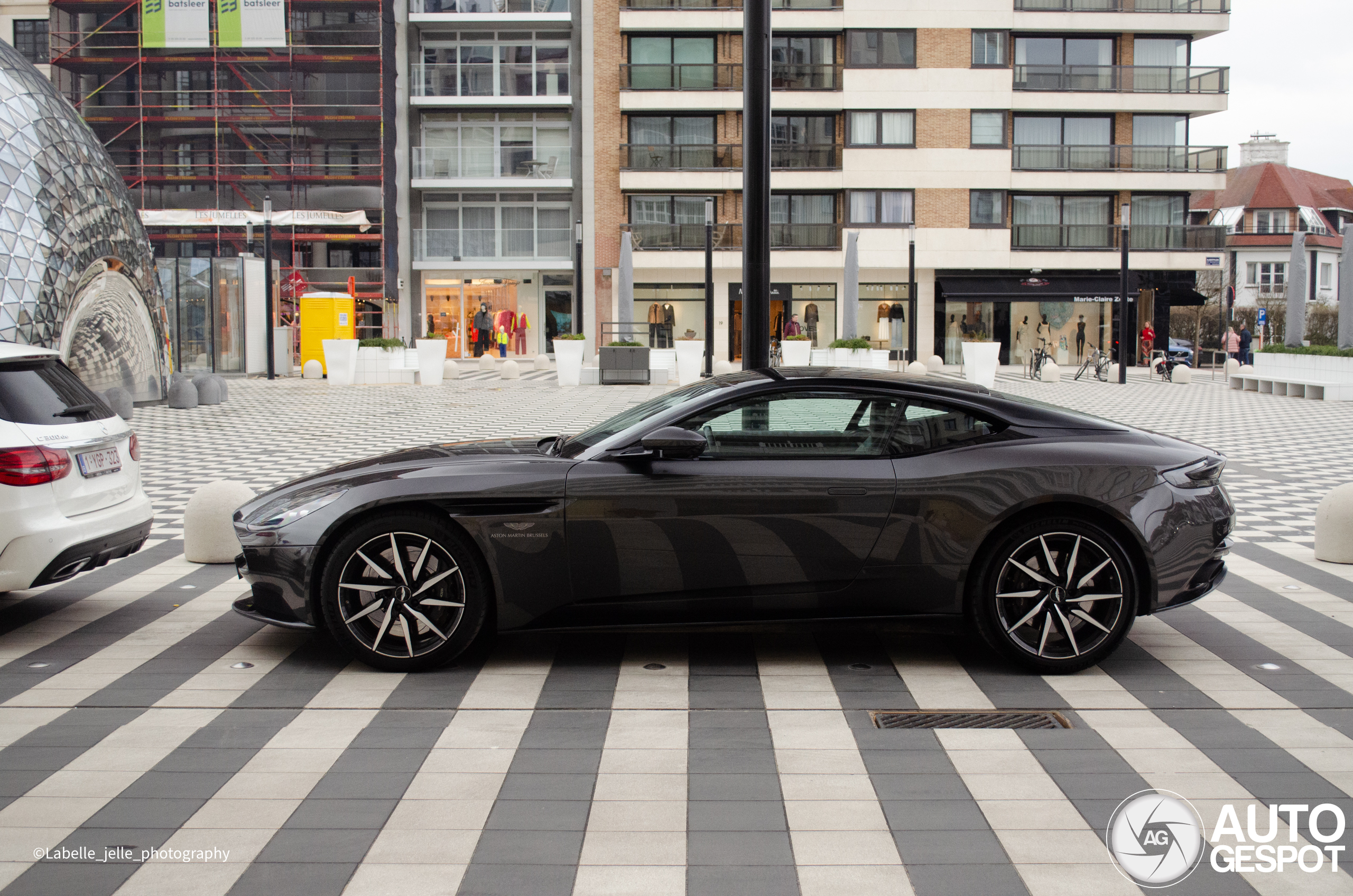 Aston Martin DB11 V8