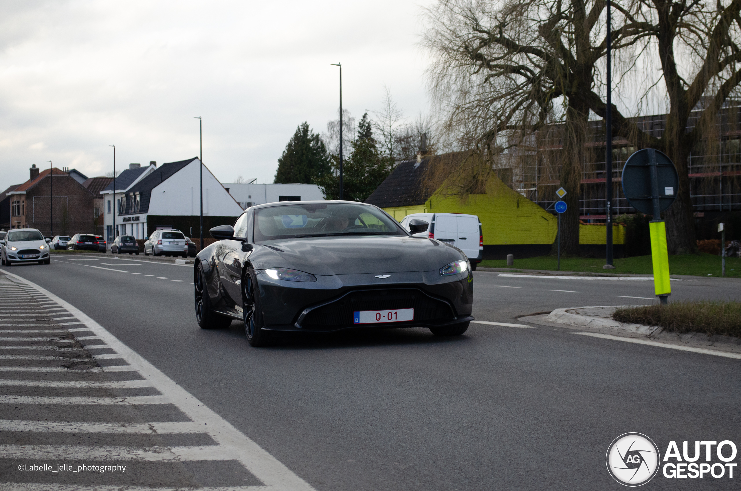 Aston Martin V8 Vantage 2018