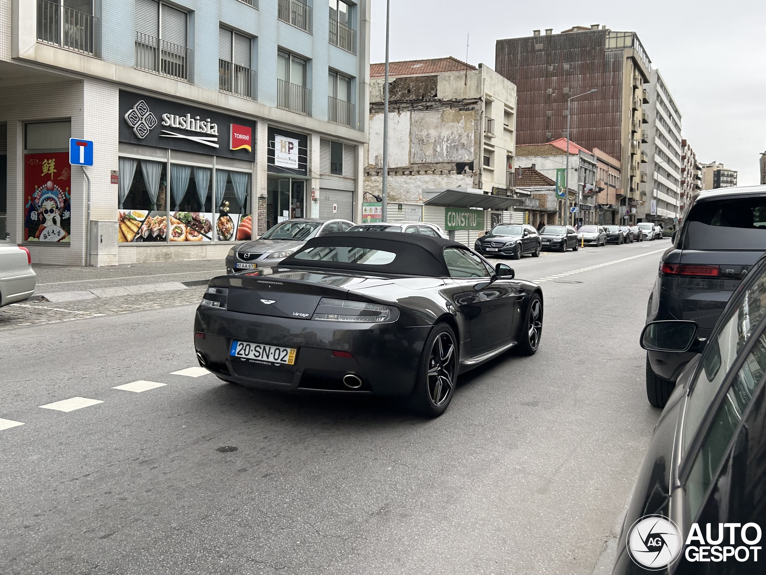 Aston Martin V8 Vantage Roadster 2012