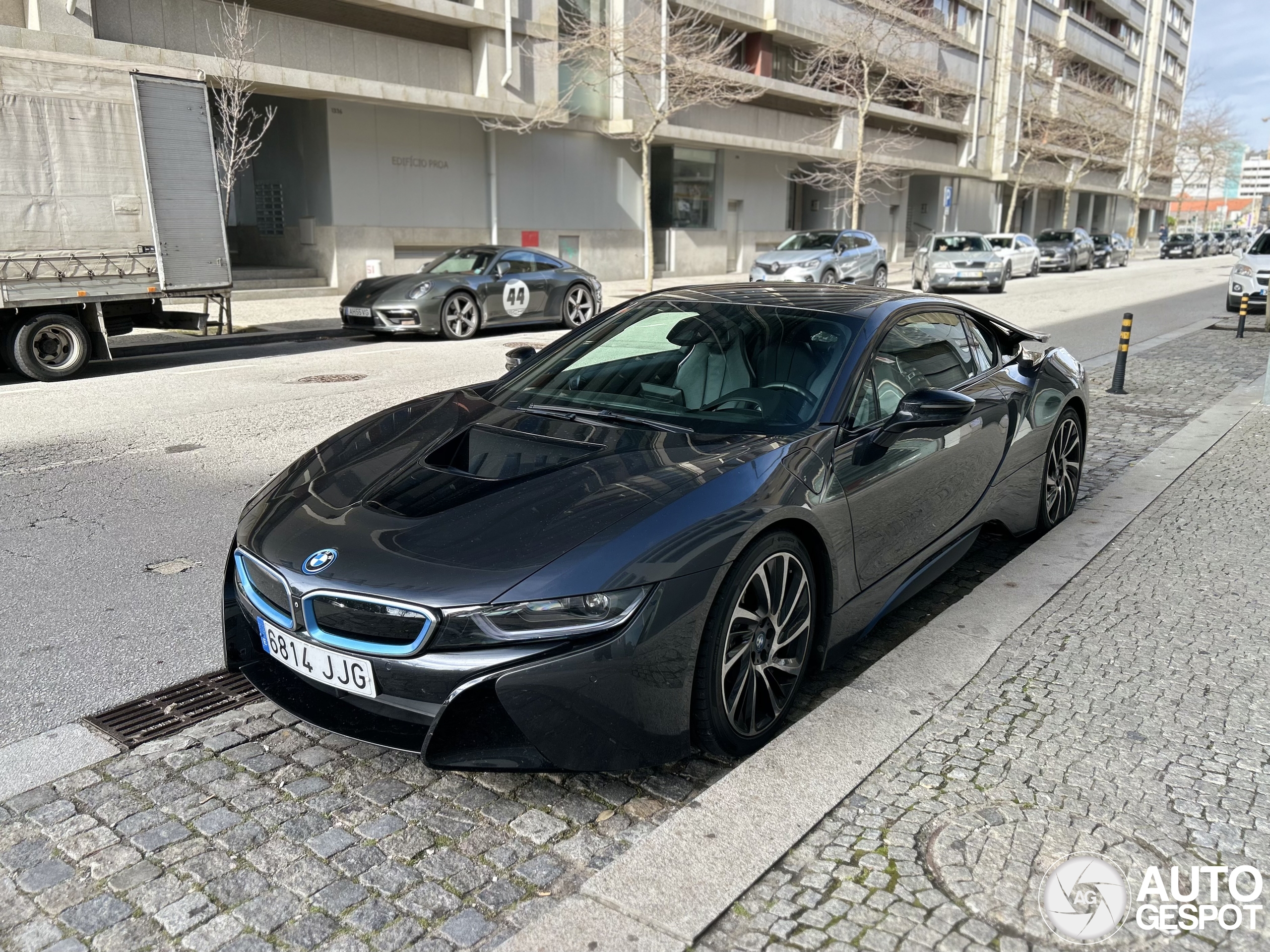 BMW i8