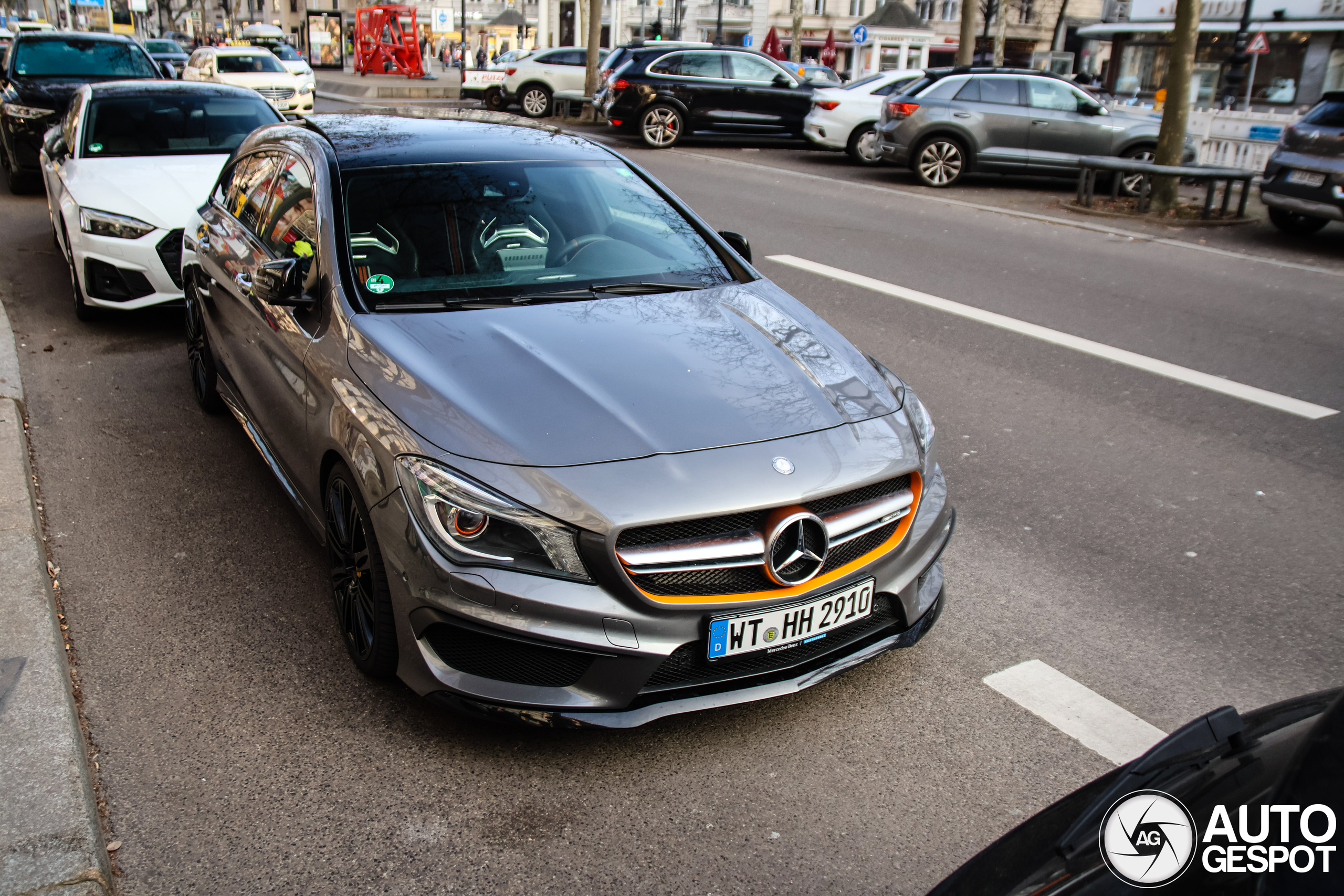 Mercedes-Benz CLA 45 AMG Shooting Brake OrangeArt Edition