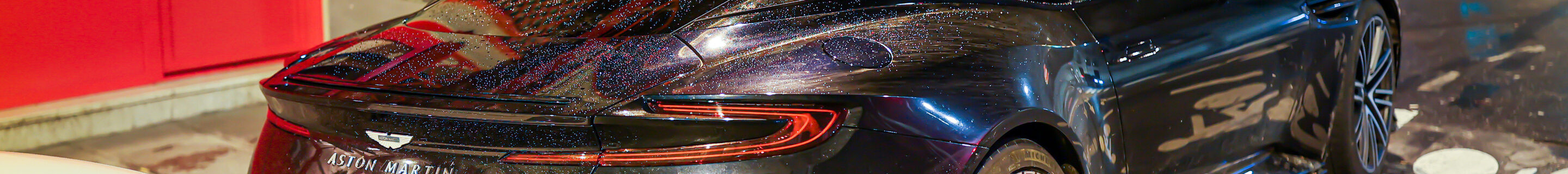 Aston Martin DB12