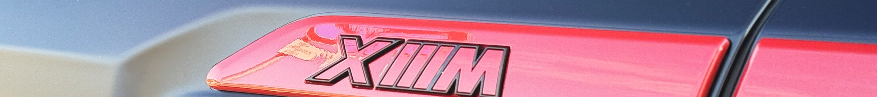 BMW XM G09 Label Red