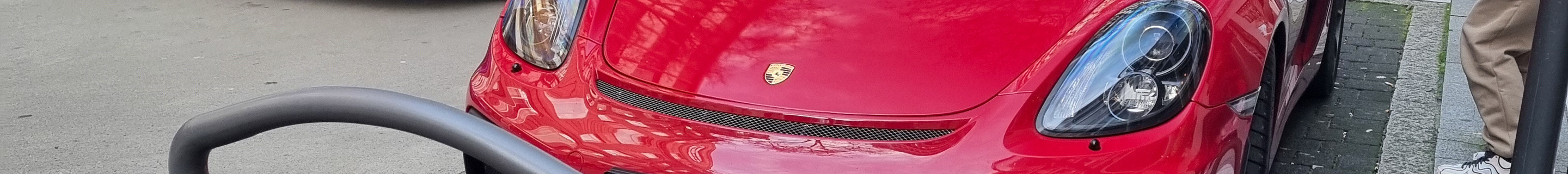 Porsche 718 Cayman GT4