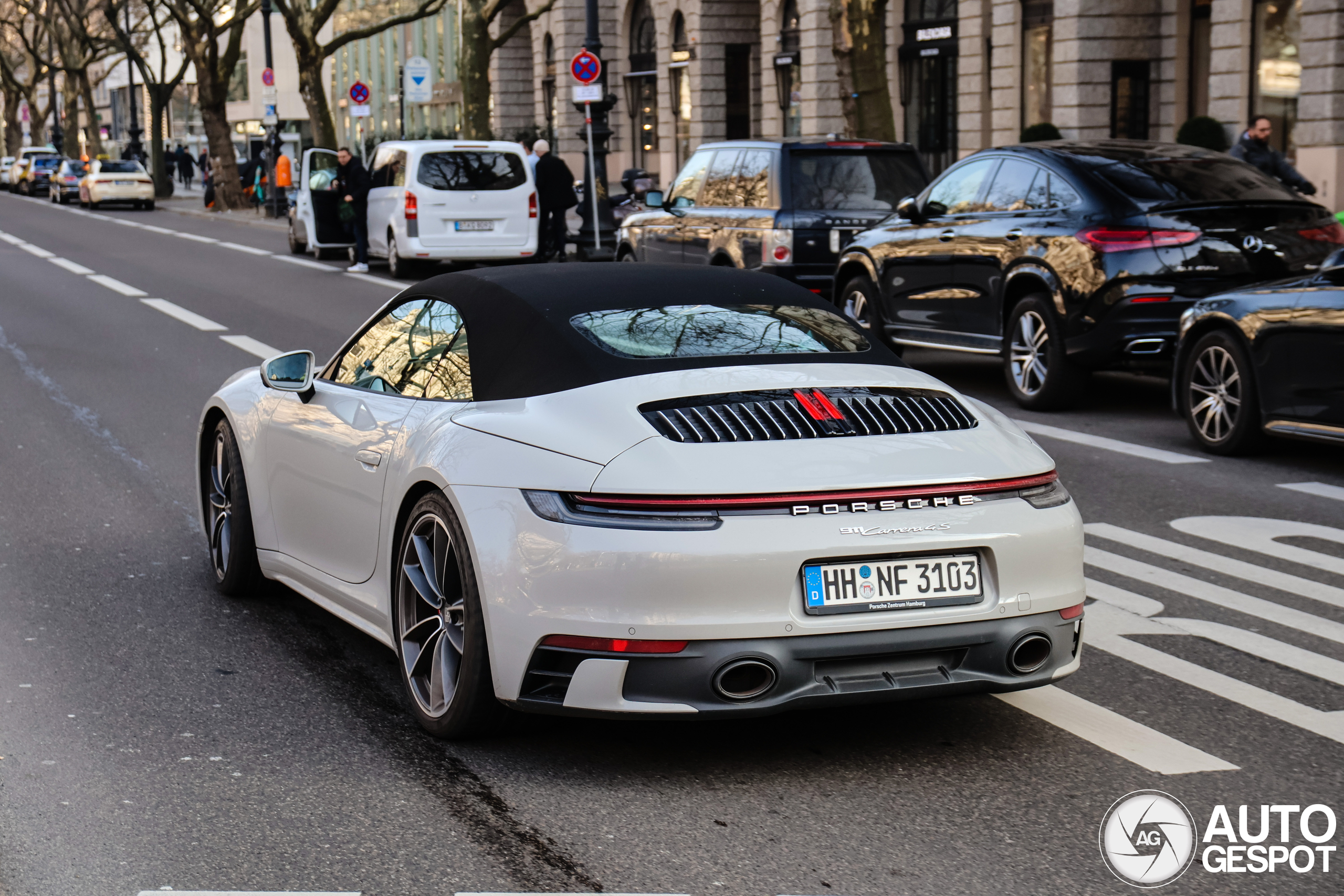 Porsche 992 Carrera 4S Cabriolet