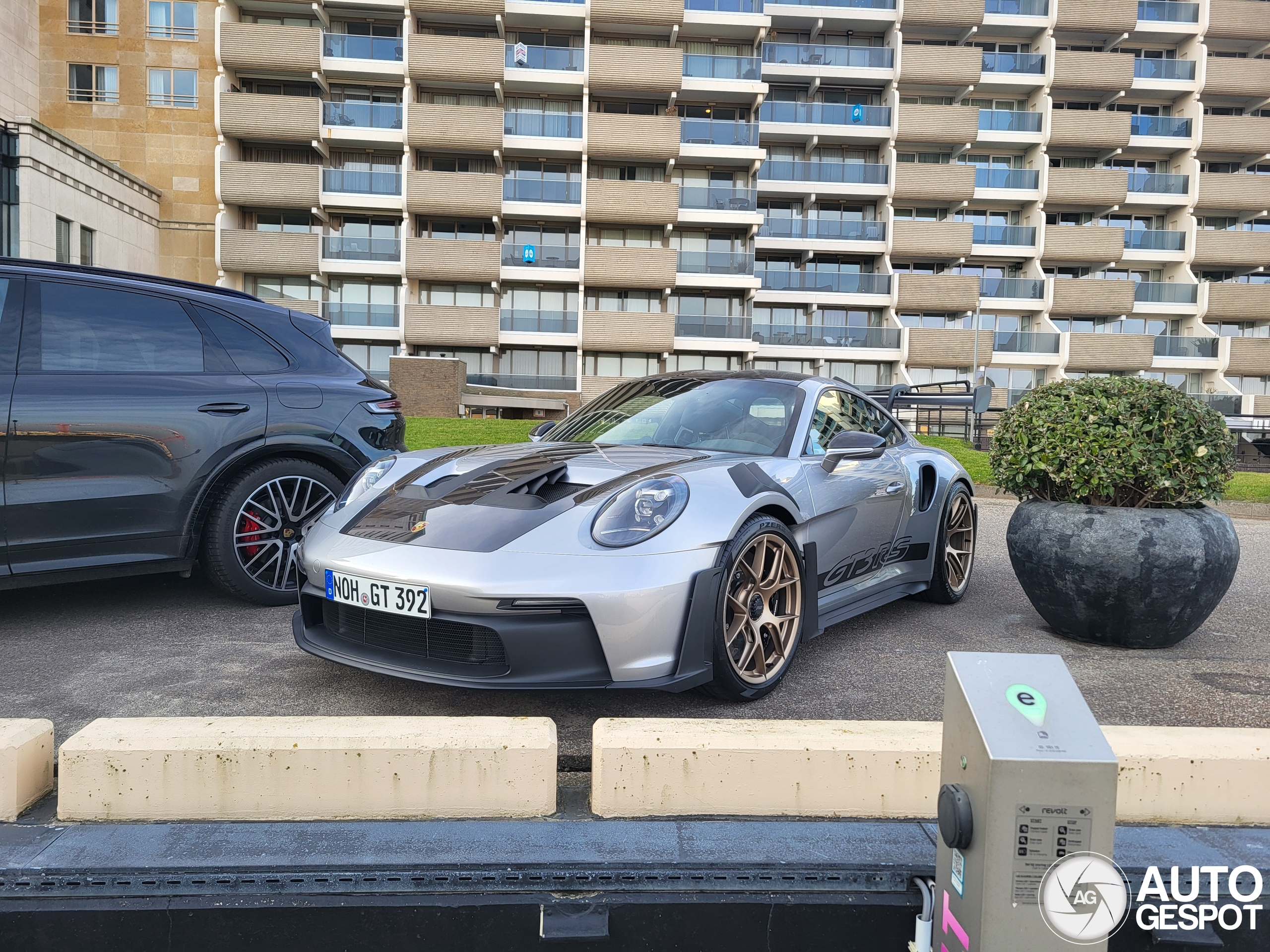 Porsche 992 GT3 RS Weissach Package