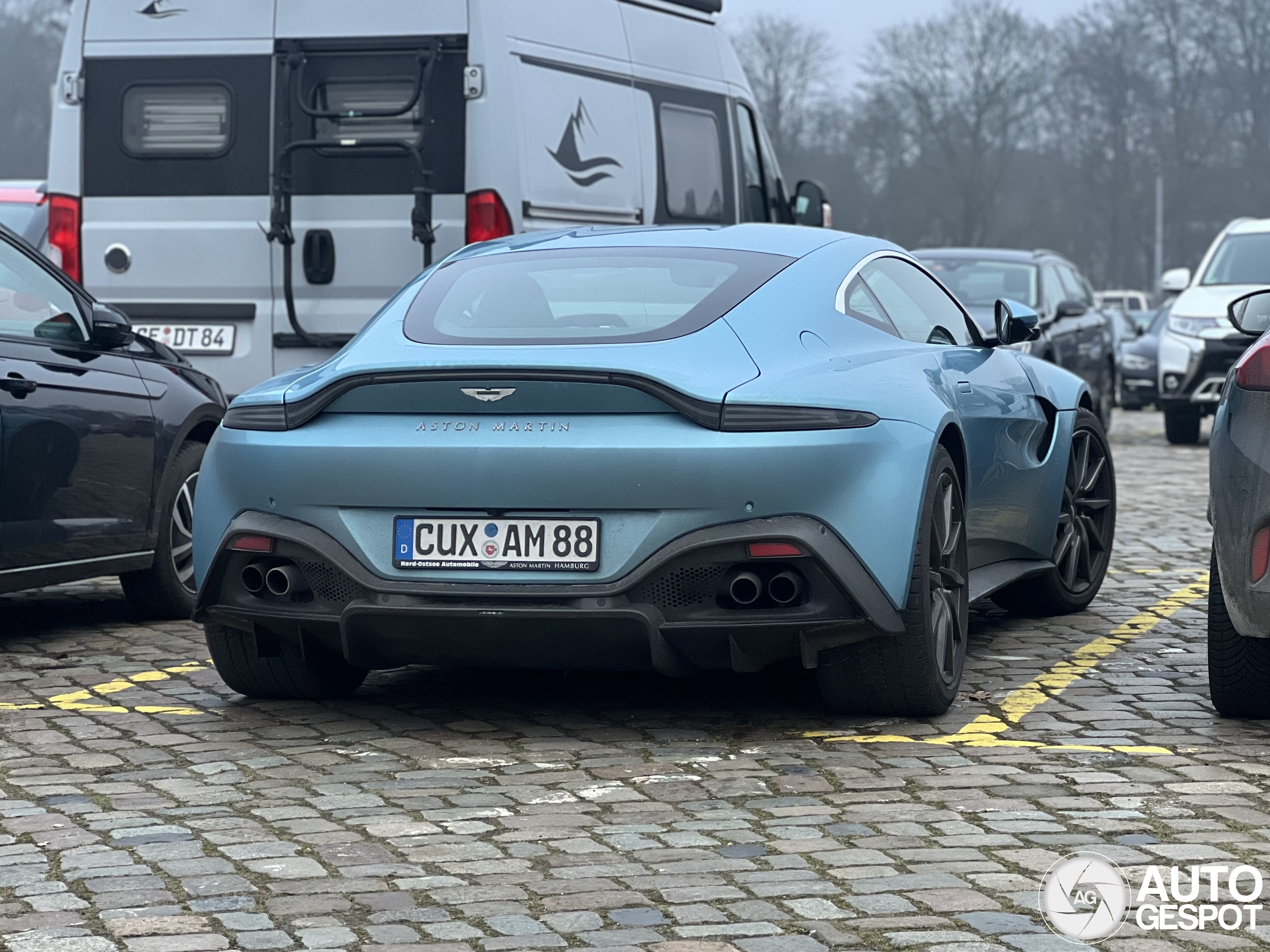 Aston Martin V8 Vantage 2018