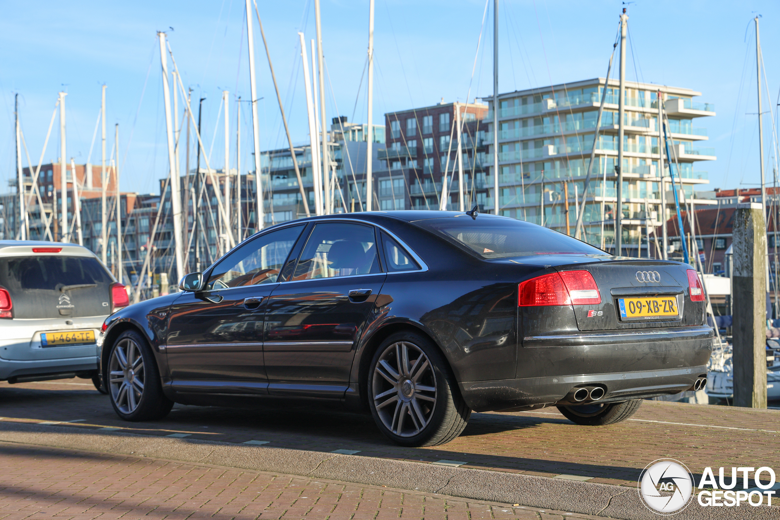 Audi S8 D3