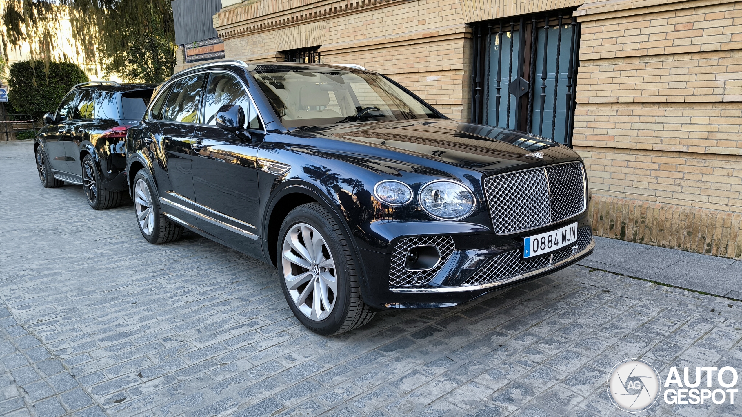 Bentley Bentayga Hybrid 2021