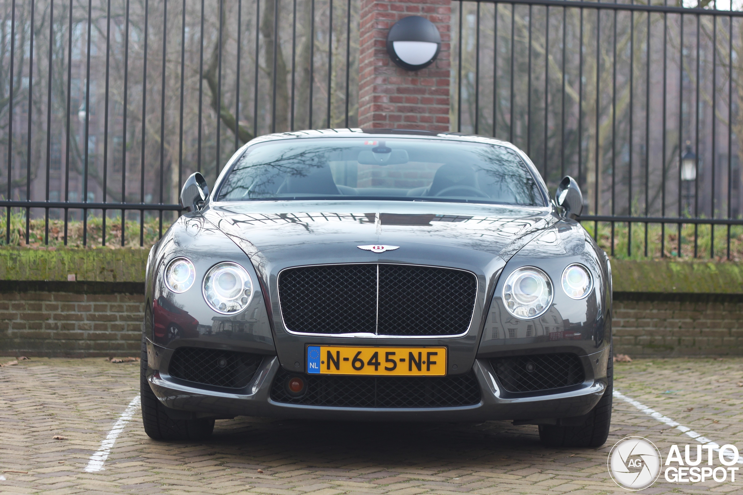 Bentley Continental GT V8