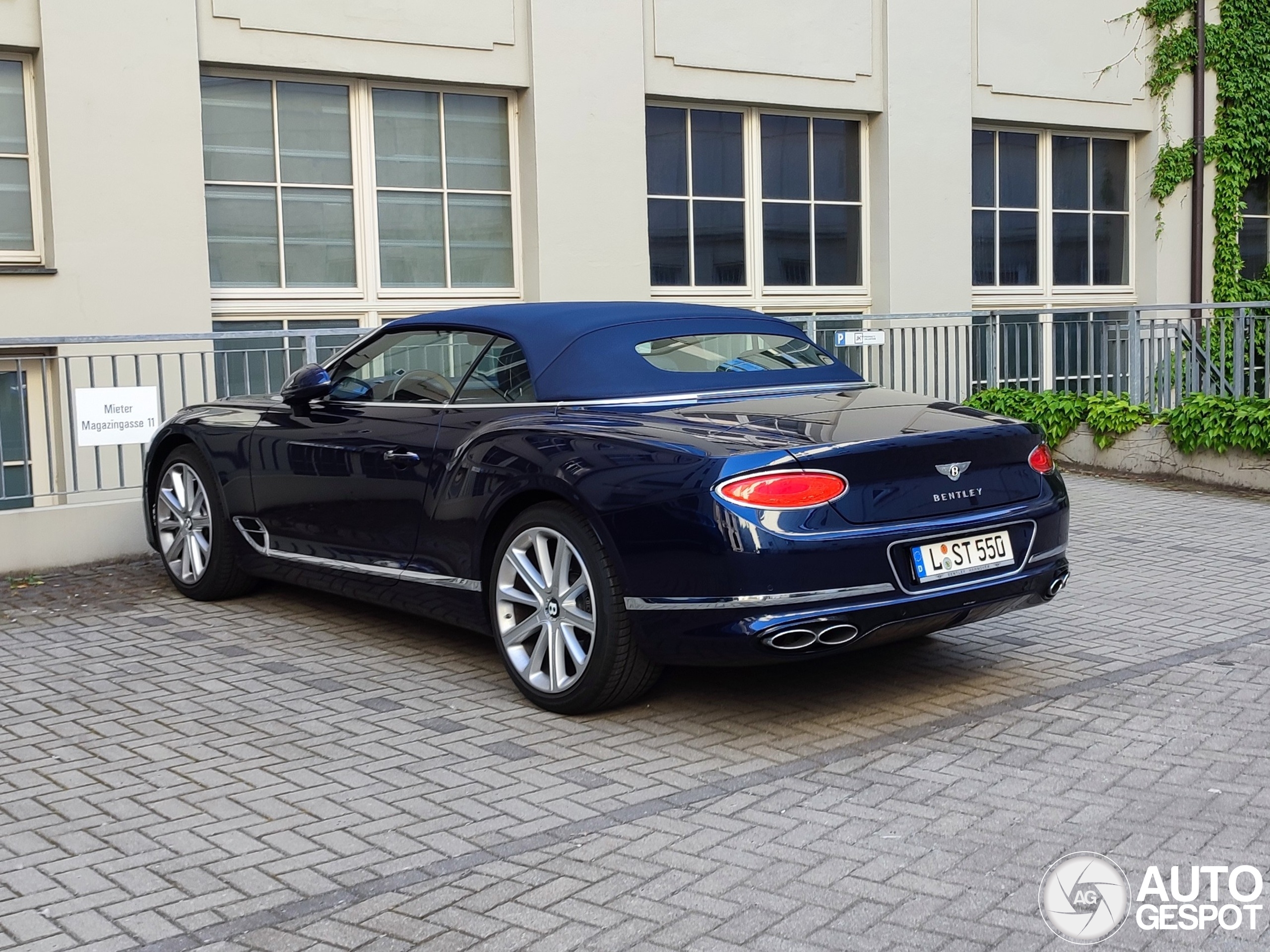 Bentley Continental GTC V8 2020