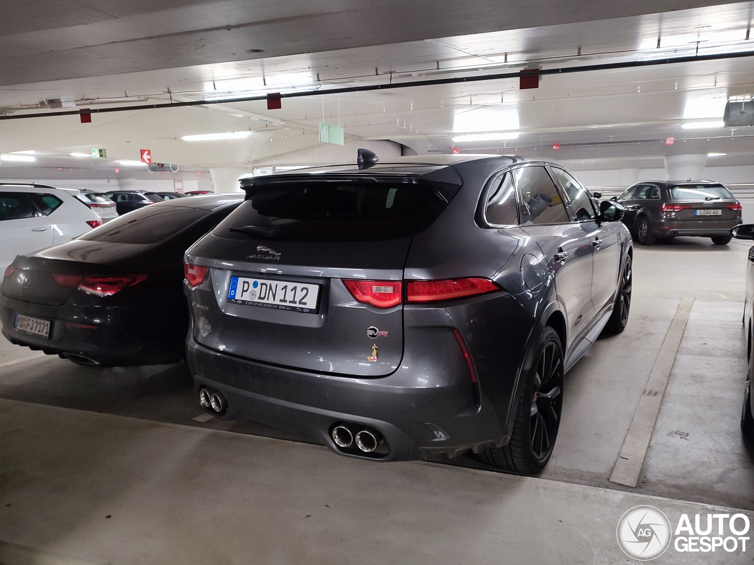 Jaguar F-PACE SVR