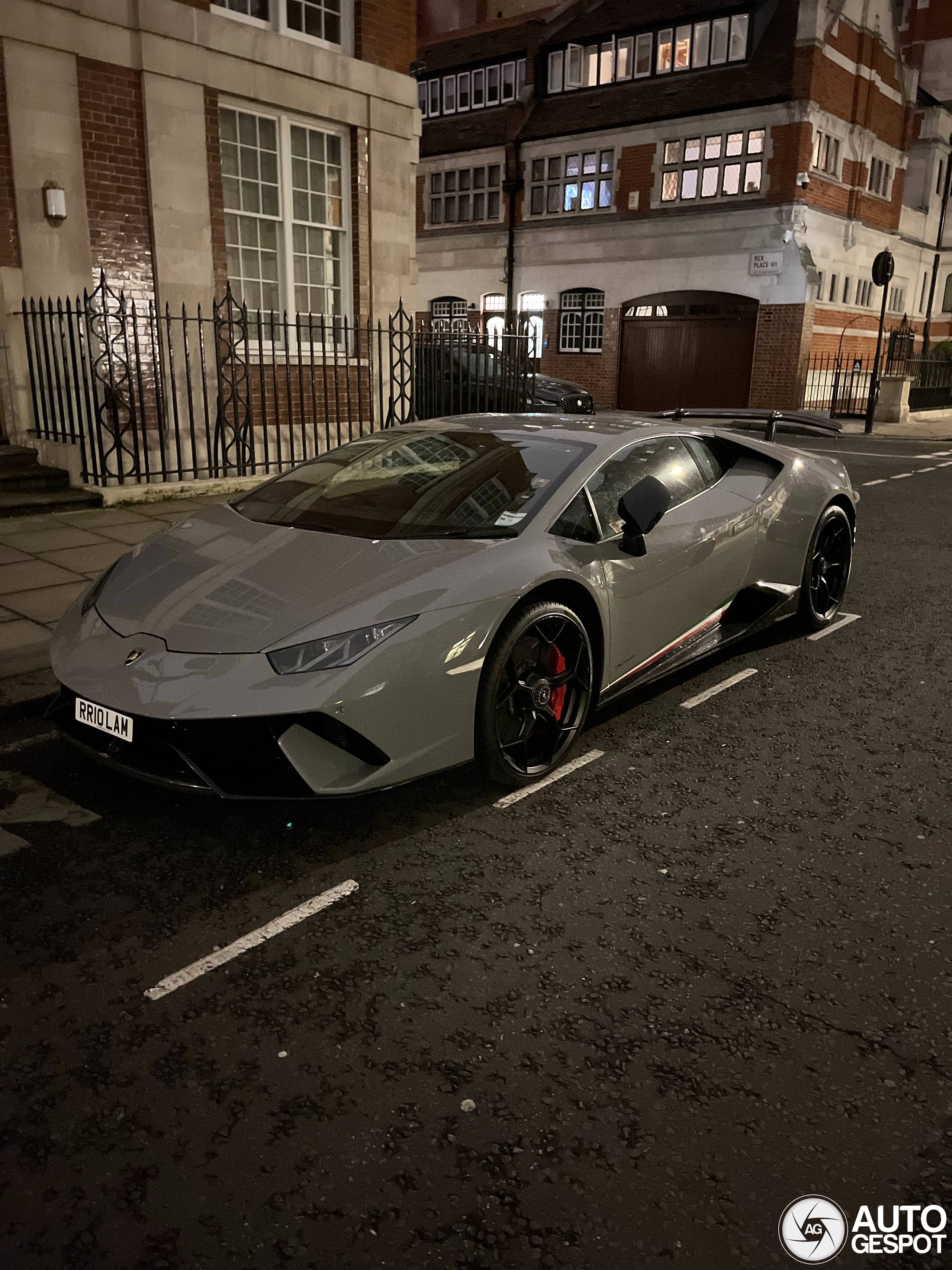 Lamborghini Huracán LP640-4 Performante
